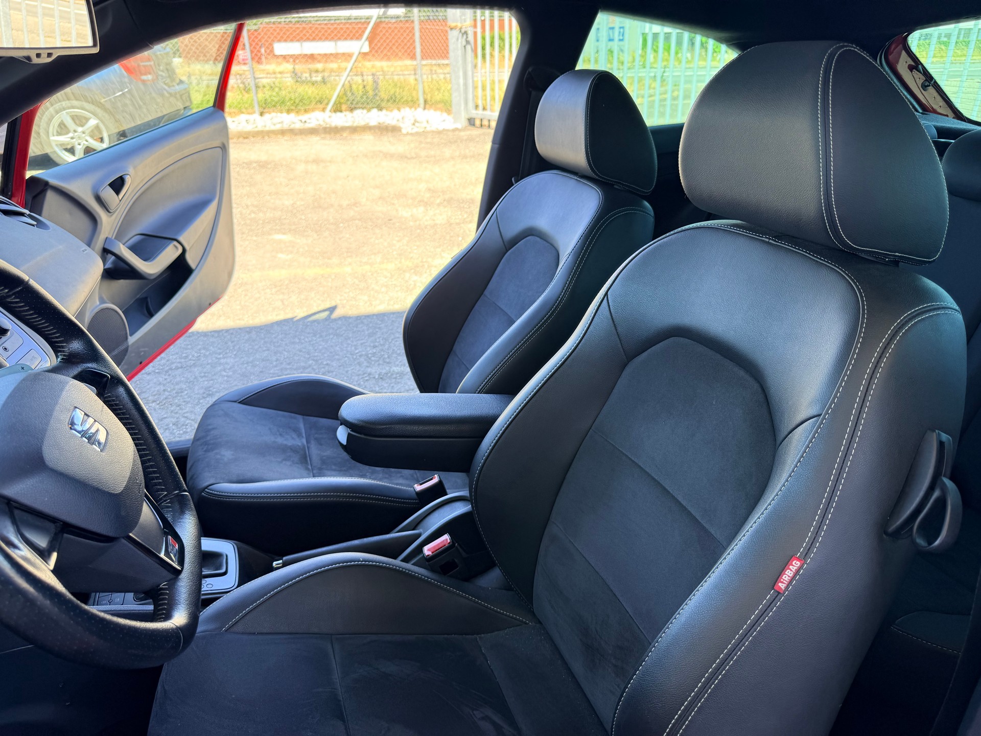 SEAT Ibiza SC 1.4 TSI Cupra SR DSG-image-13