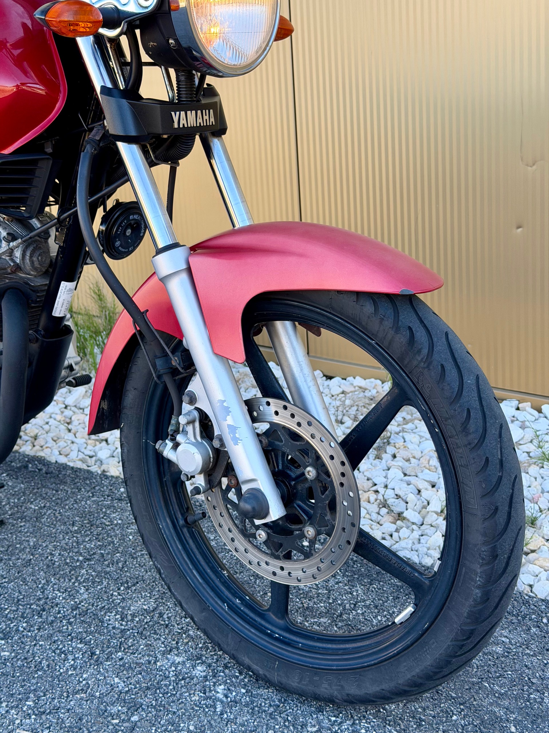 YAMAHA YBR 125-showroom-element-1