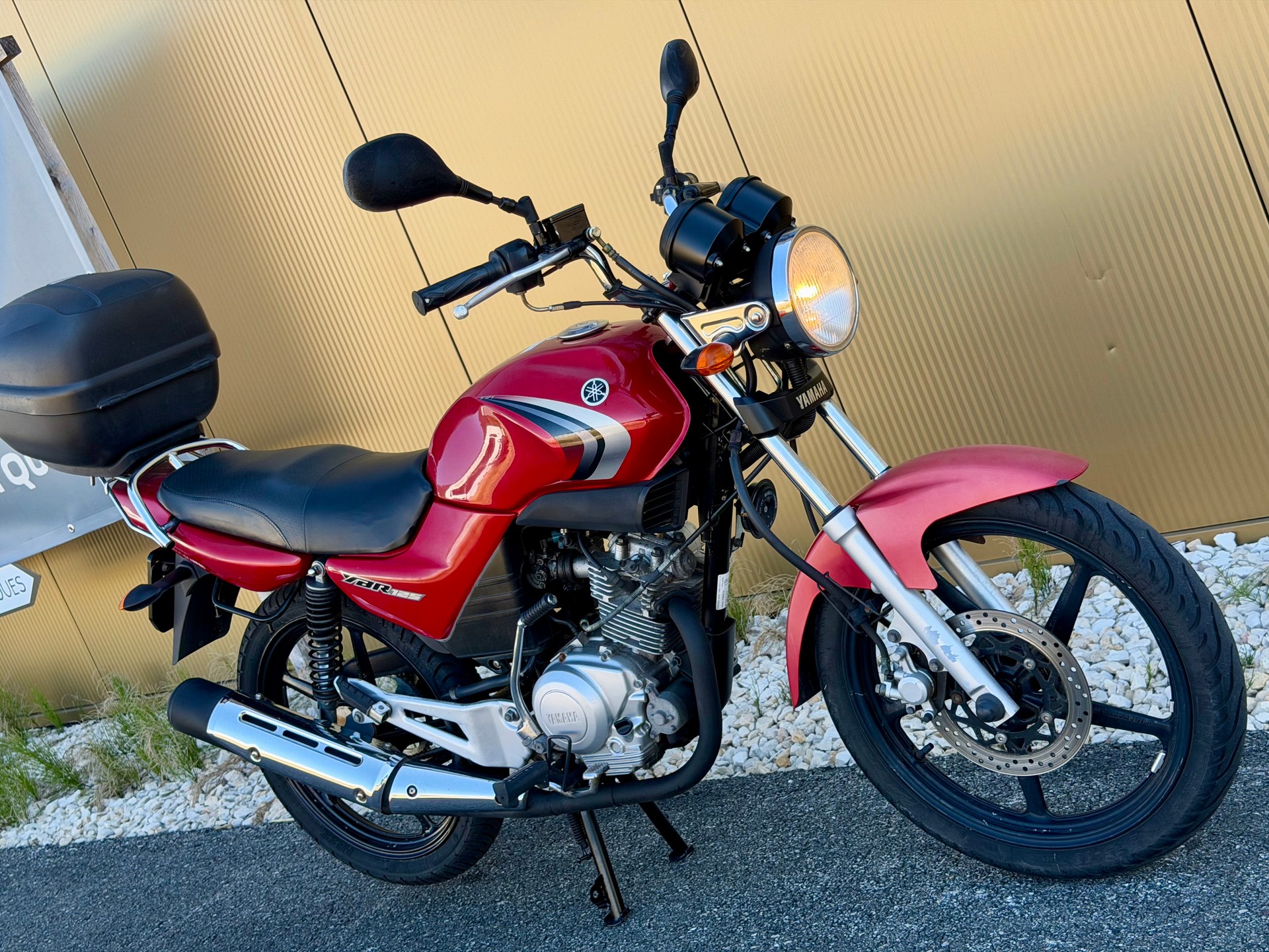 YAMAHA YBR 125-showroom-element-2