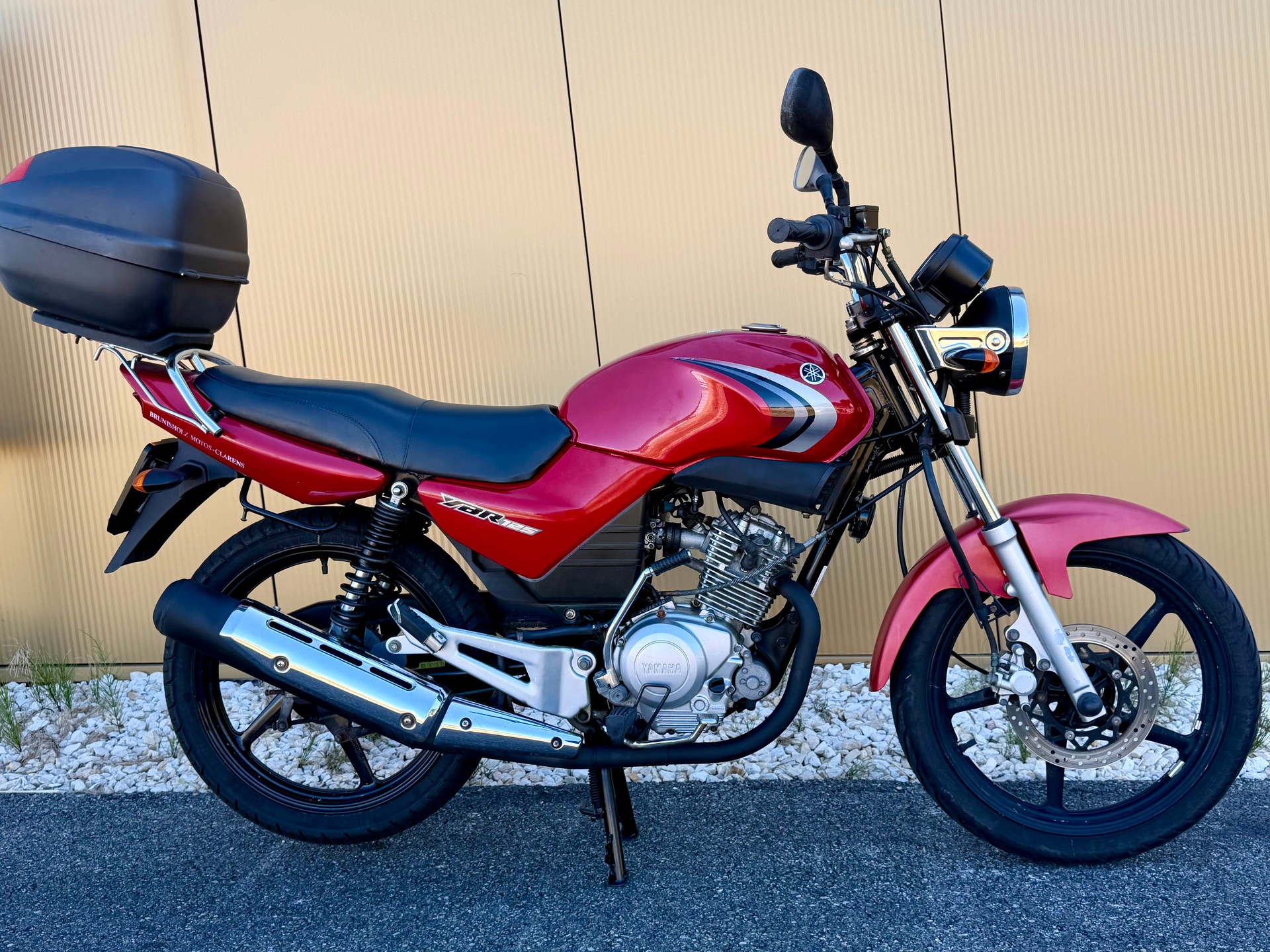 YAMAHA YBR 125-showroom-element-3