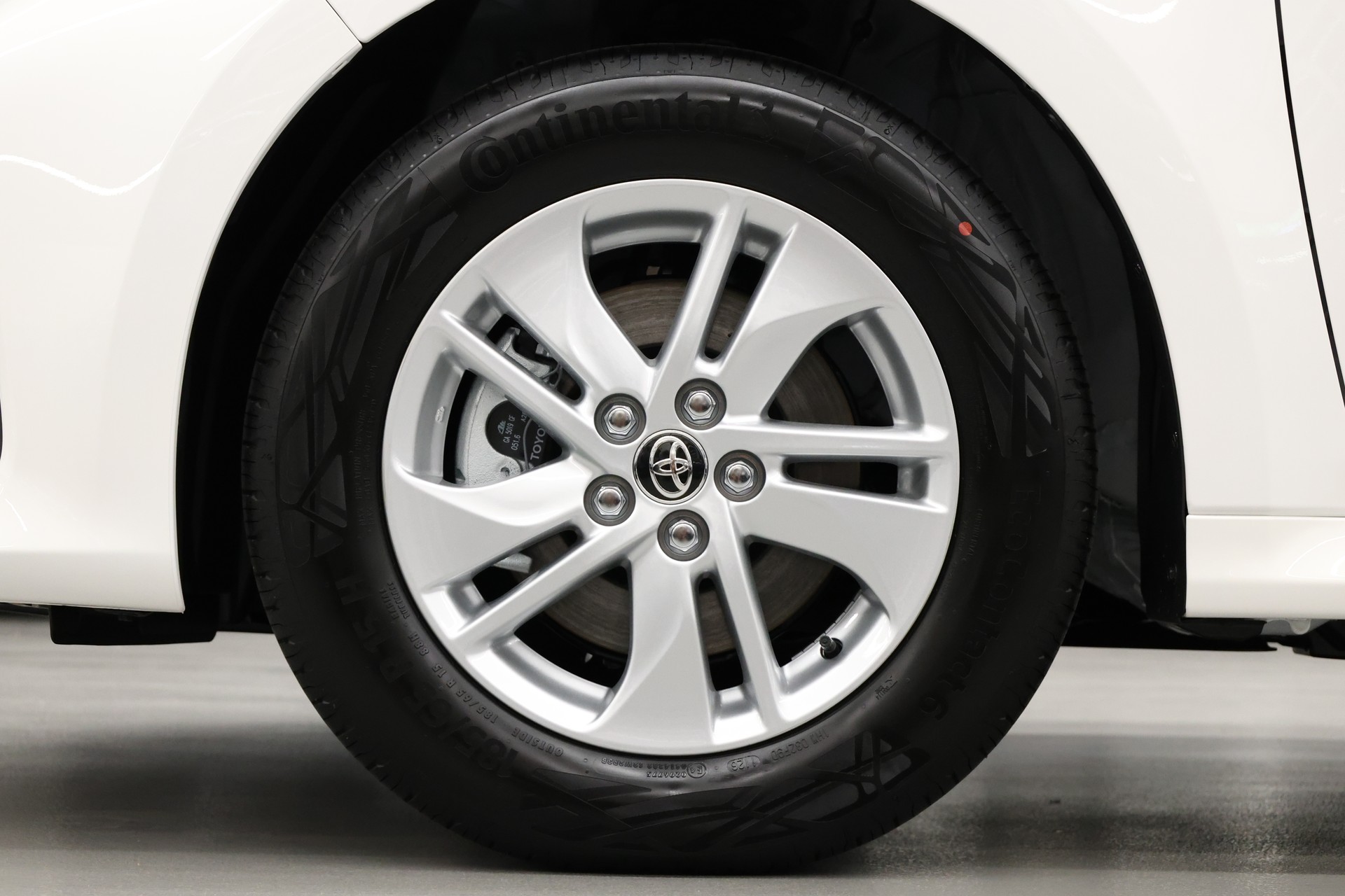 TOYOTA Yaris 1.5 Active Drive e-CVT-image-14