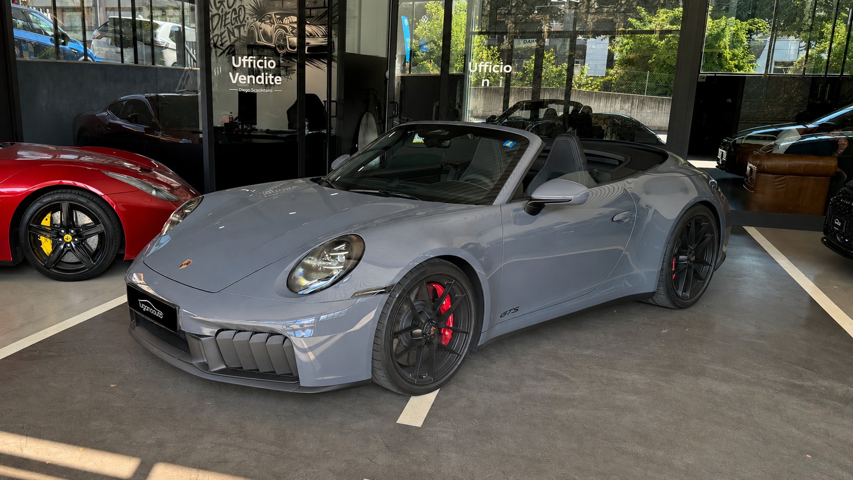 PORSCHE 911 Carrera 4 GTS Cabriolet-image-0