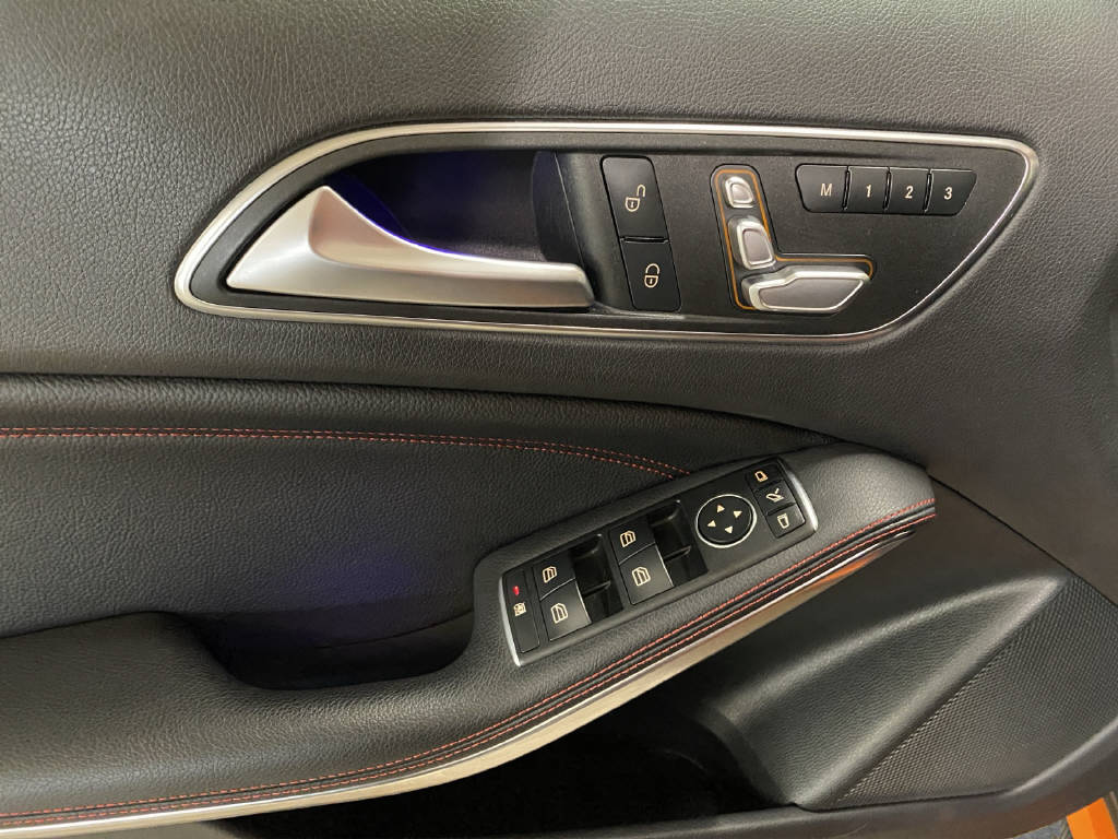 MERCEDES-BENZ A 45 AMG 4m-image-11