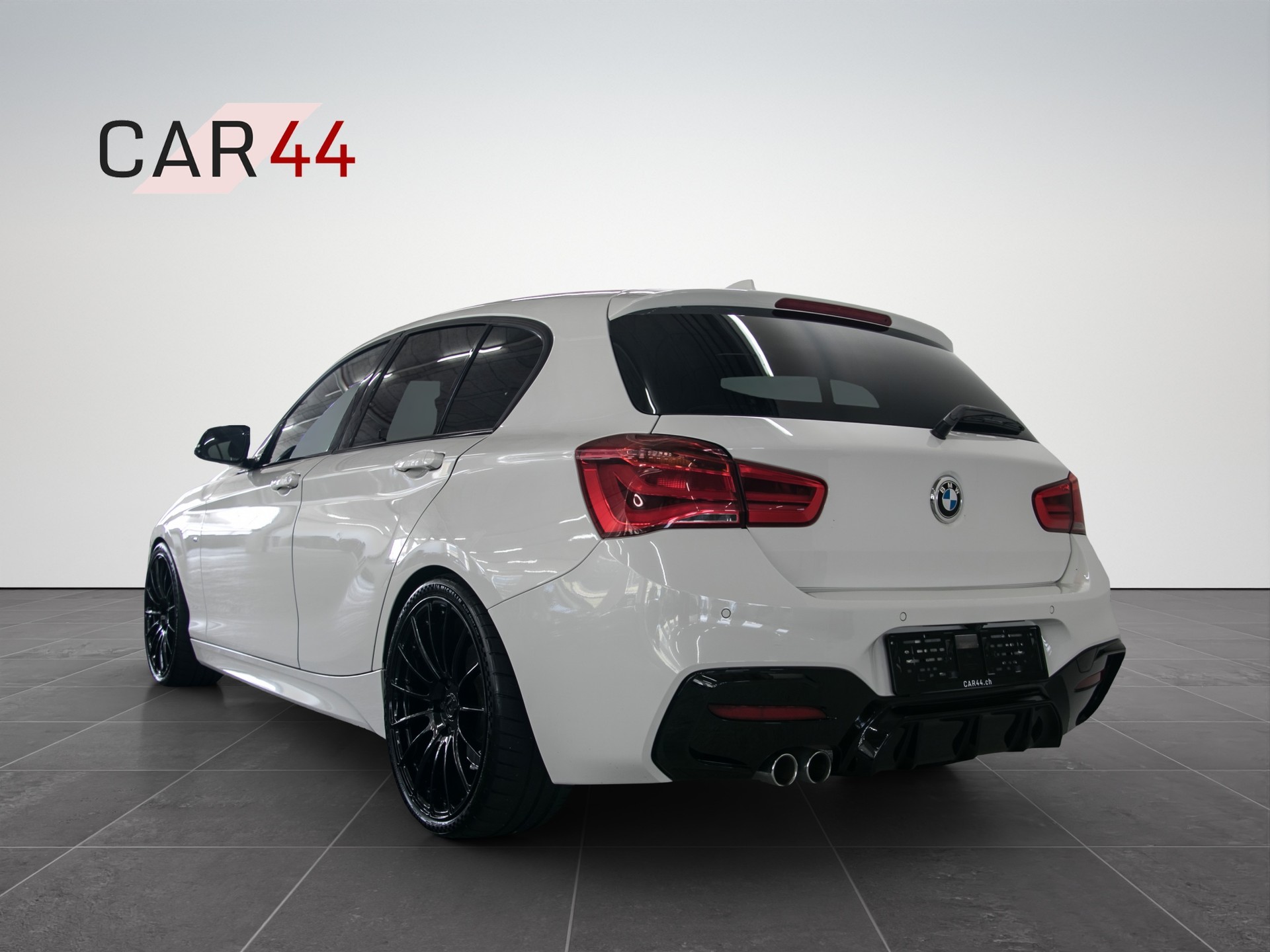 BMW 120d xDrive M Sport Steptronic-image-2