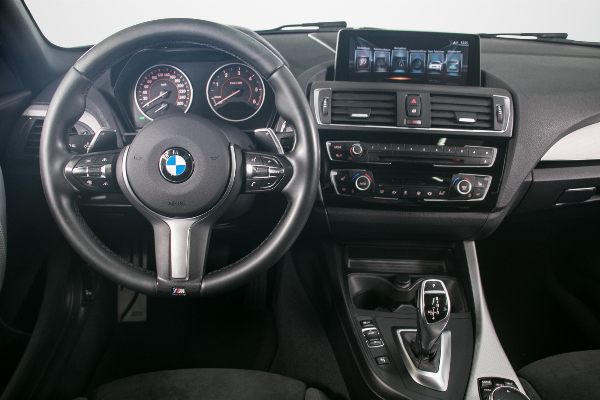 BMW 120d xDrive M Sport Steptronic-image-4