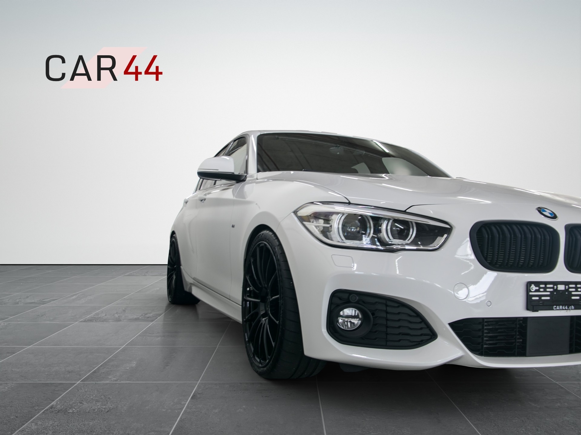 BMW 120d xDrive M Sport Steptronic-image-13