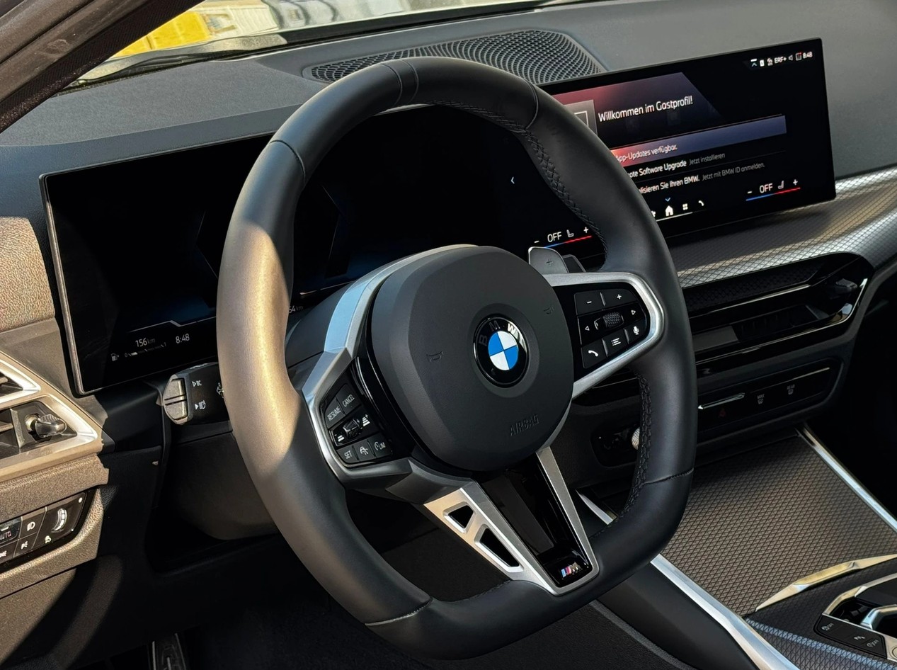 BMW 330i Touring xDrive Steptronic M Sport *Elektr. Anhängerkupplung**Panoramadach**Shadow-Line**Live Cockpit**245PS**Jahrgang 2026*-image-9