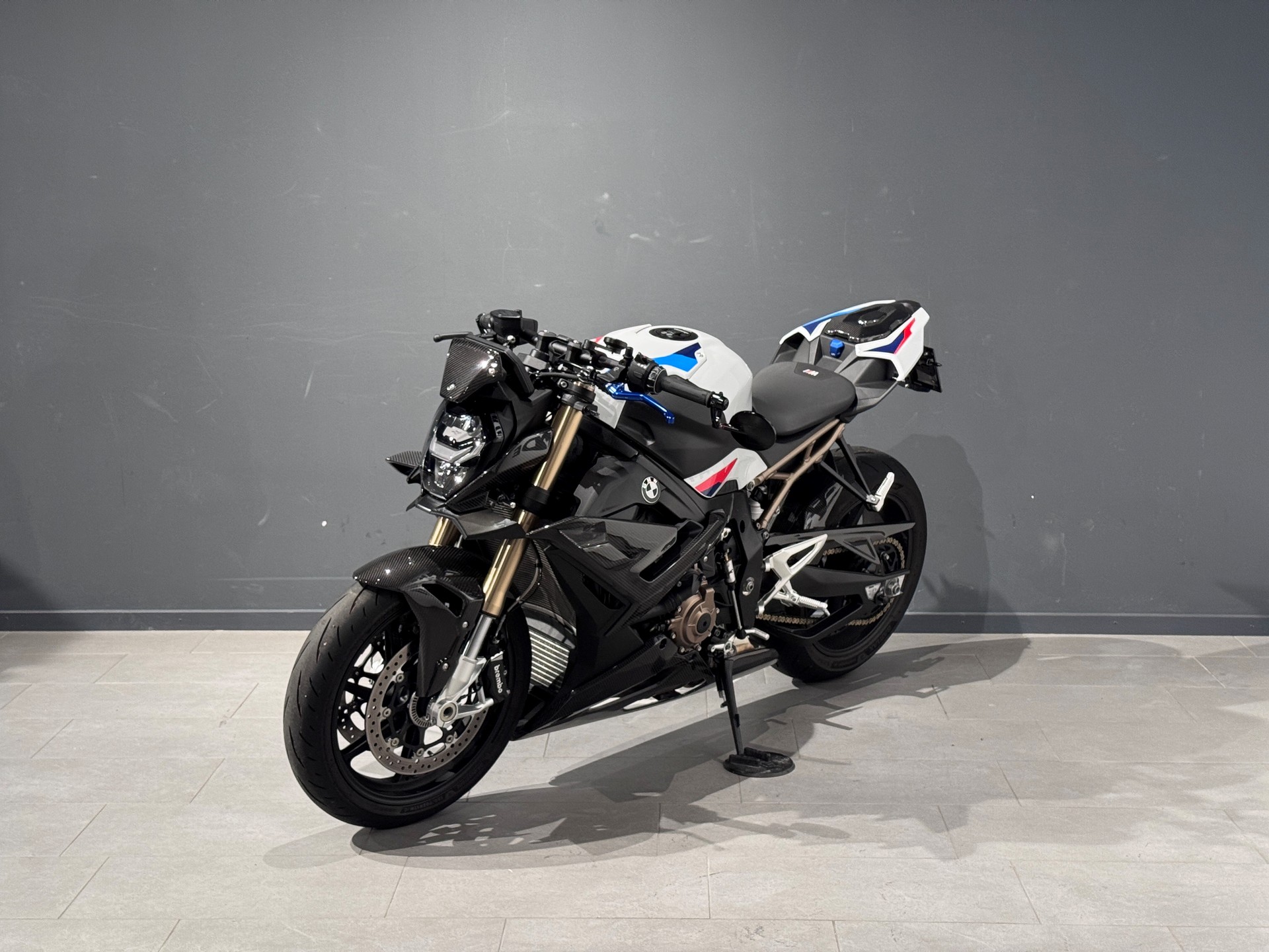 BMW S 1000 R-showroom-element-2