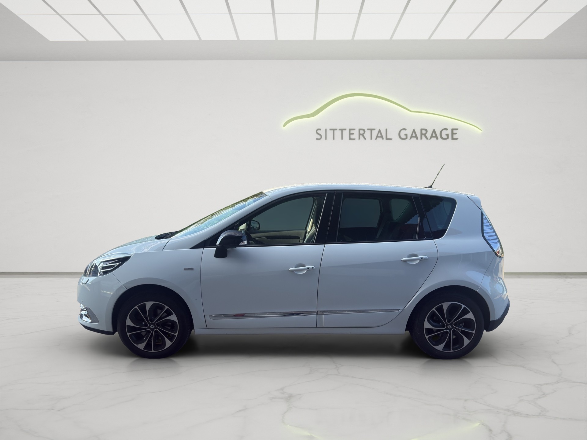 RENAULT Scénic 1.5 dCi Bose EDC-image-2