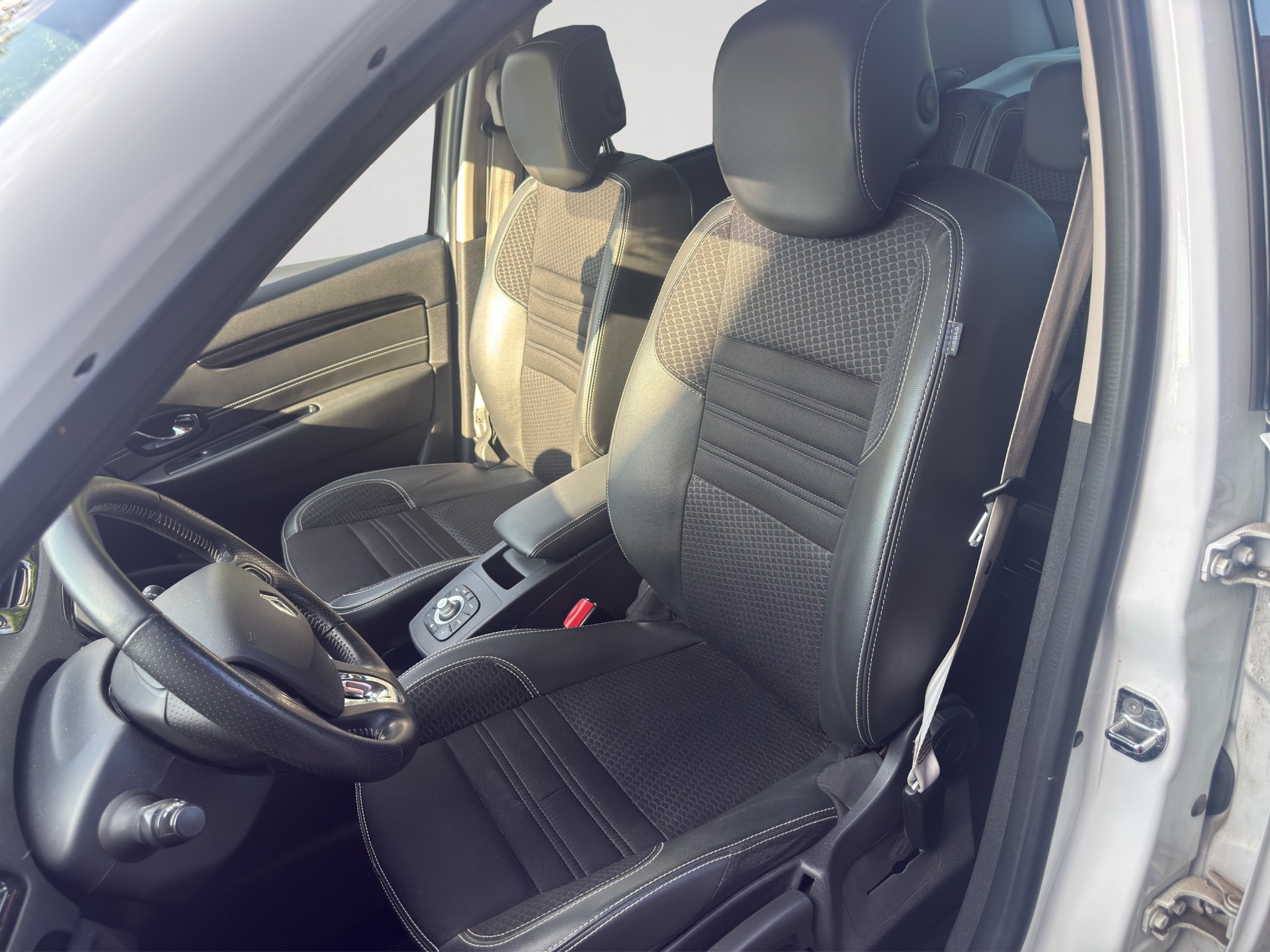 RENAULT Scénic 1.5 dCi Bose EDC-image-11