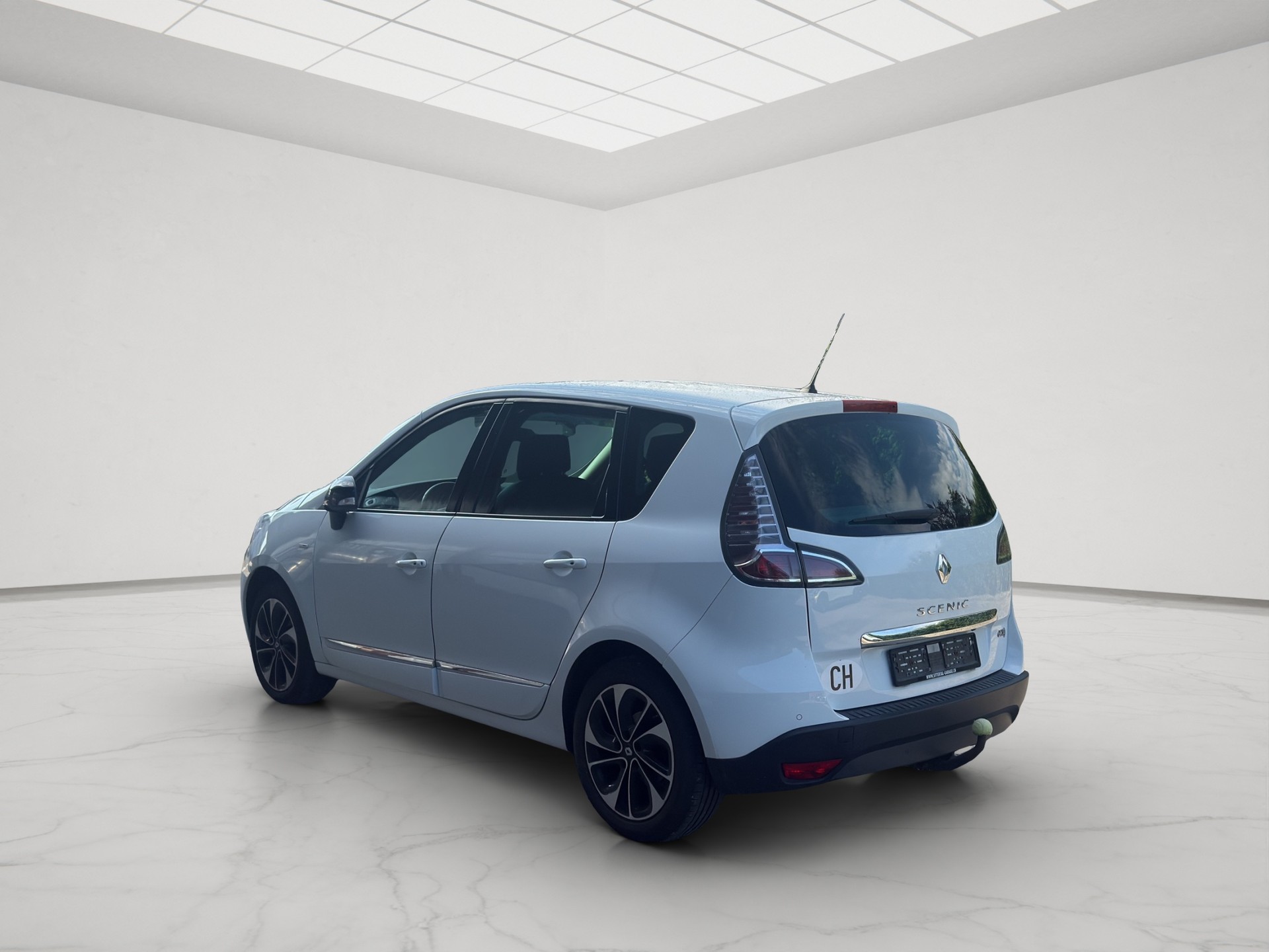 RENAULT Scénic 1.5 dCi Bose EDC-image-5