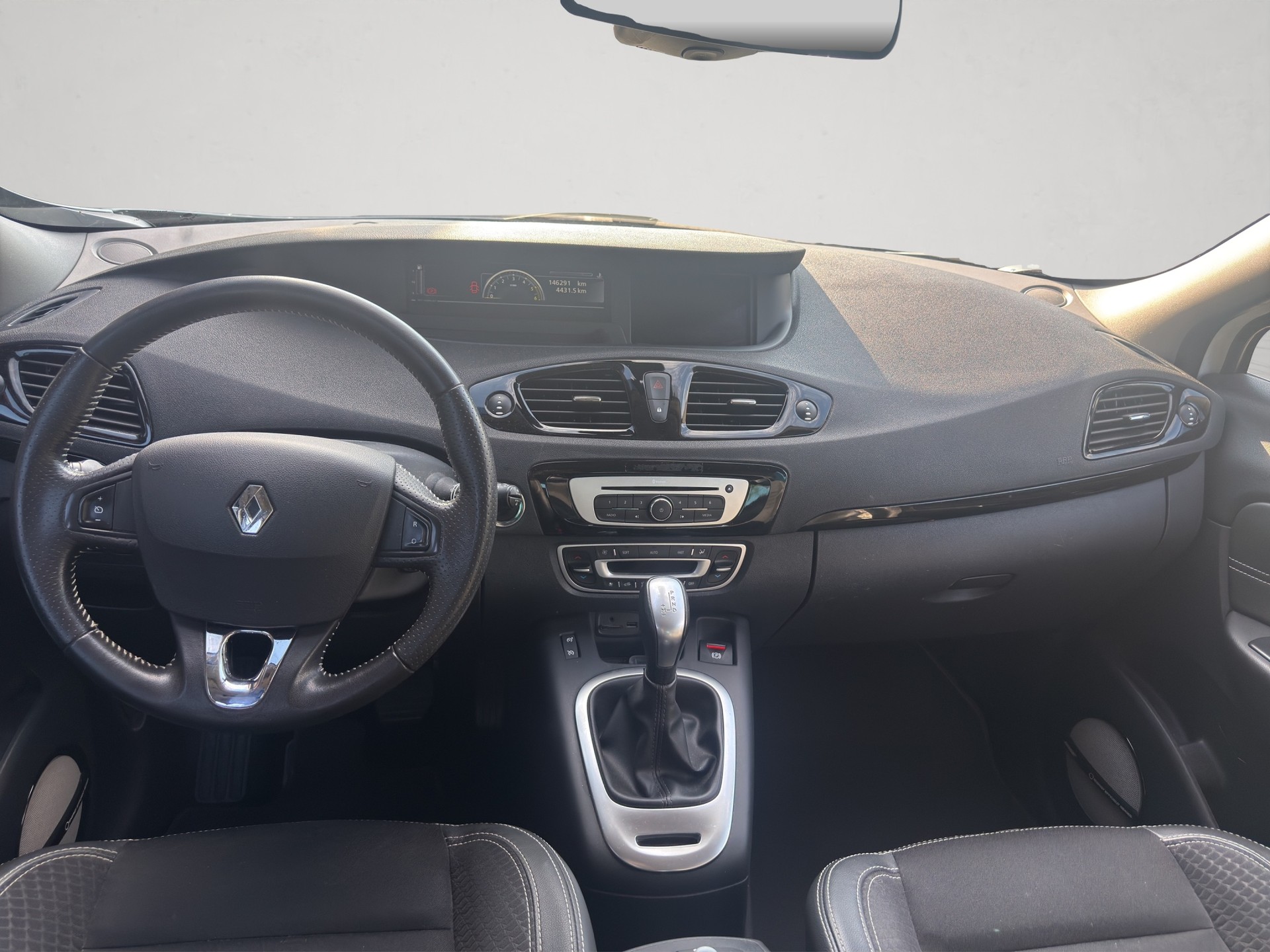 RENAULT Scénic 1.5 dCi Bose EDC-image-8