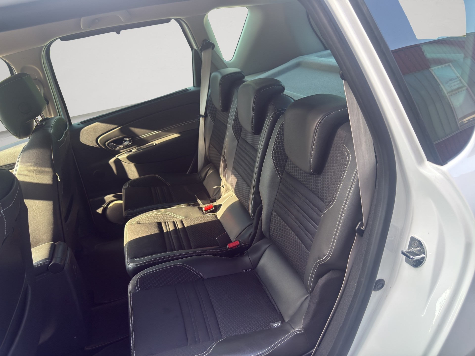 RENAULT Scénic 1.5 dCi Bose EDC-image-10