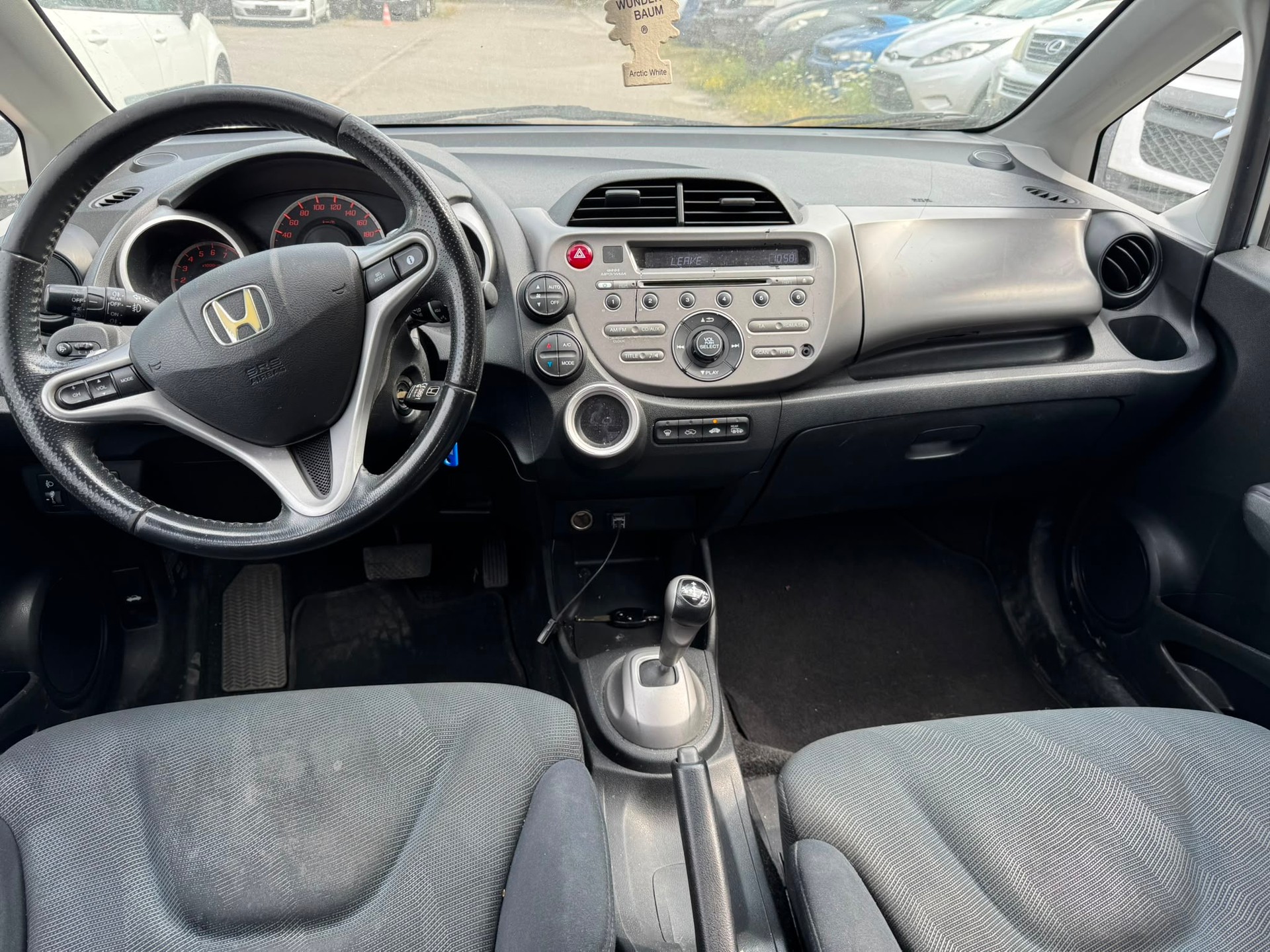 HONDA Jazz 1.4i Comfort i-Shift-image-8