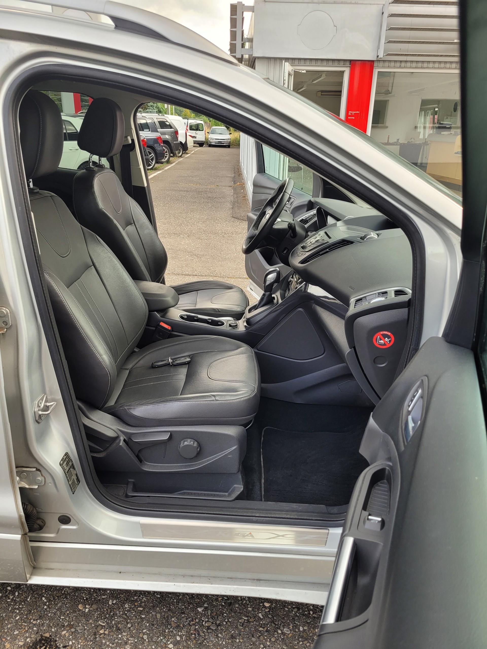 FORD Kuga 2.0 TDCi Titanium S 4WD PowerShift-image-8