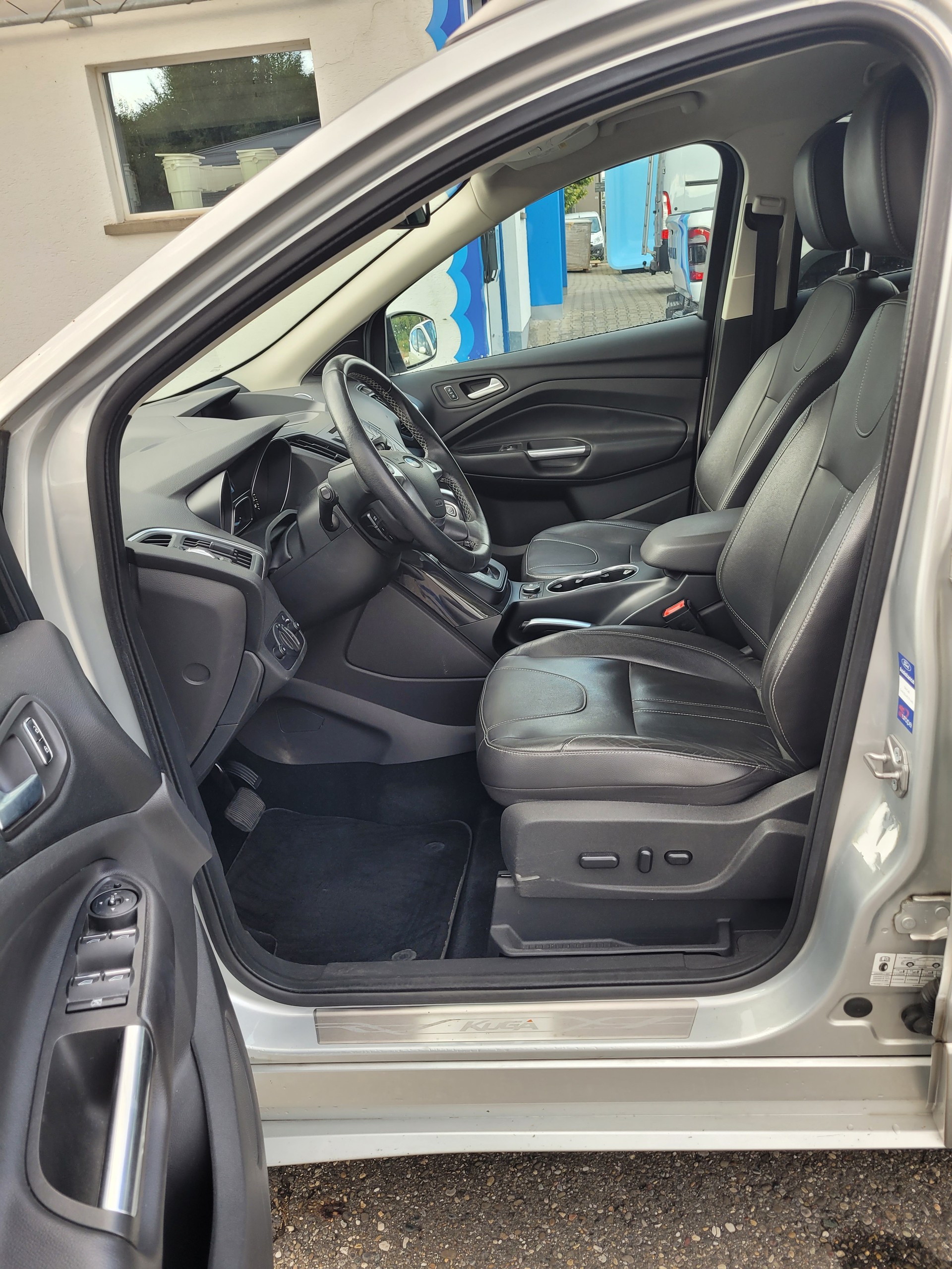 FORD Kuga 2.0 TDCi Titanium S 4WD PowerShift-image-10