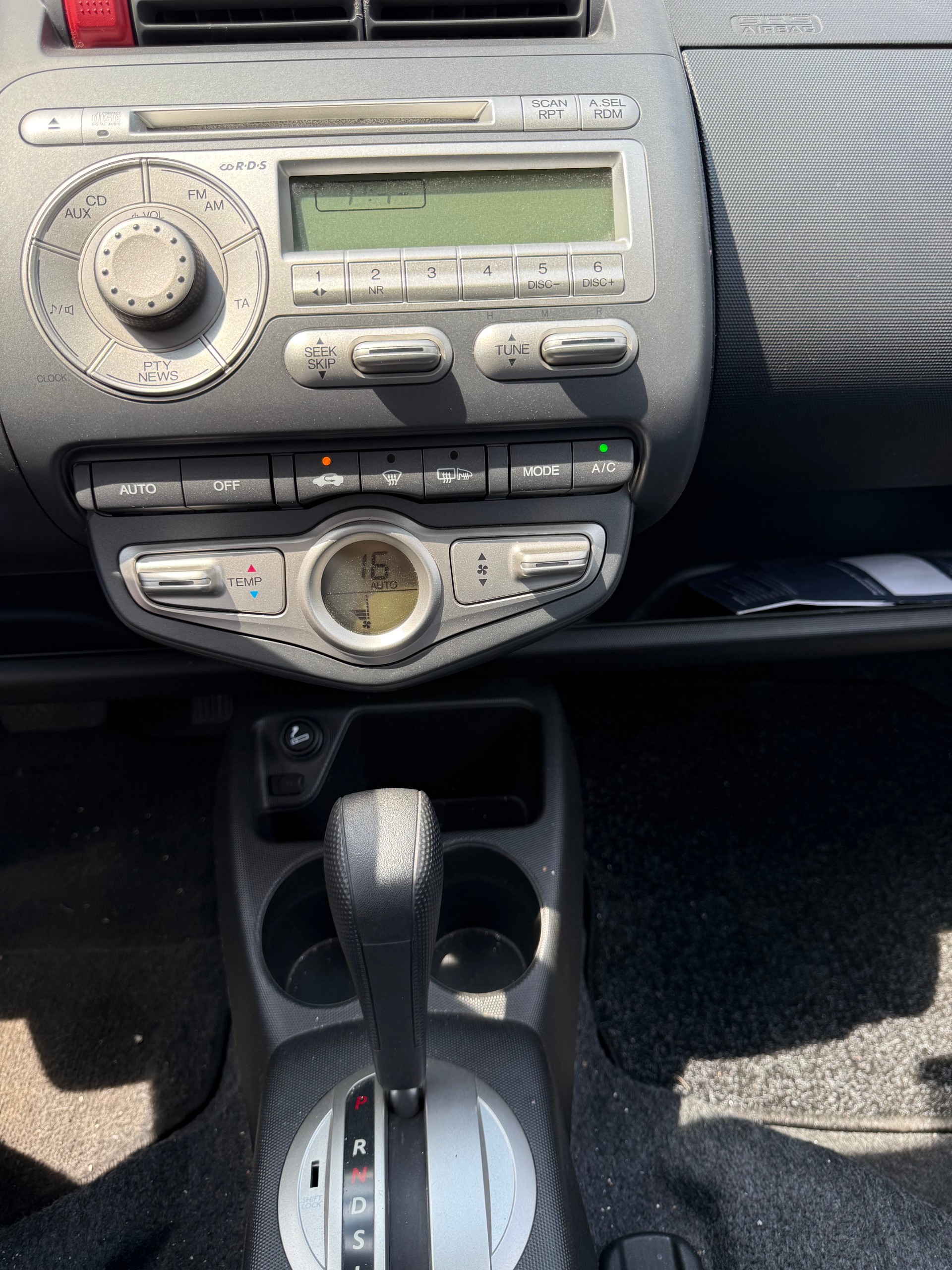 HONDA Jazz 1.4i LS Formula 1 CVT-image-8