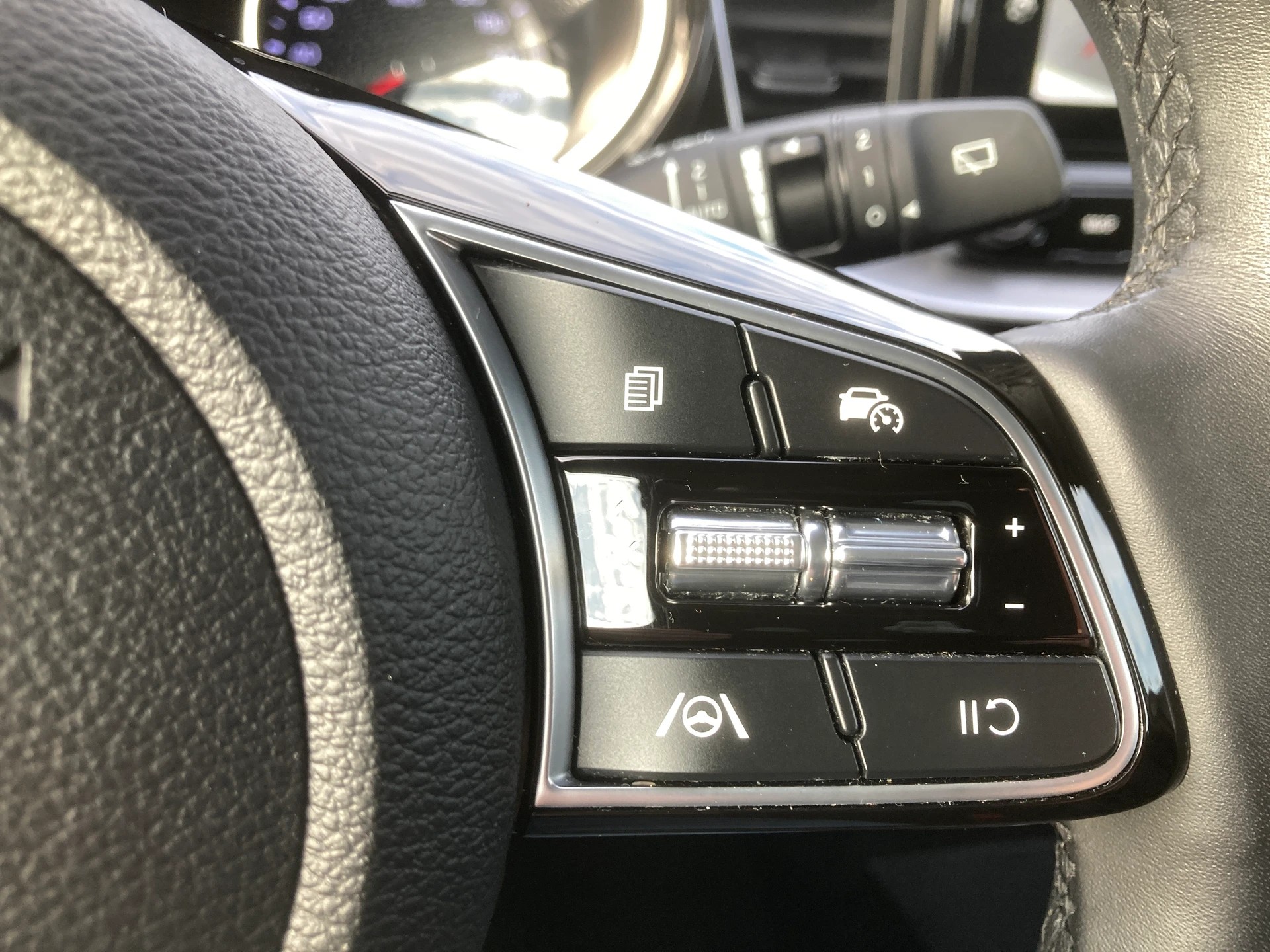 KIA Ceed 1.5 T-GDi MHEV Power DCT-image-13