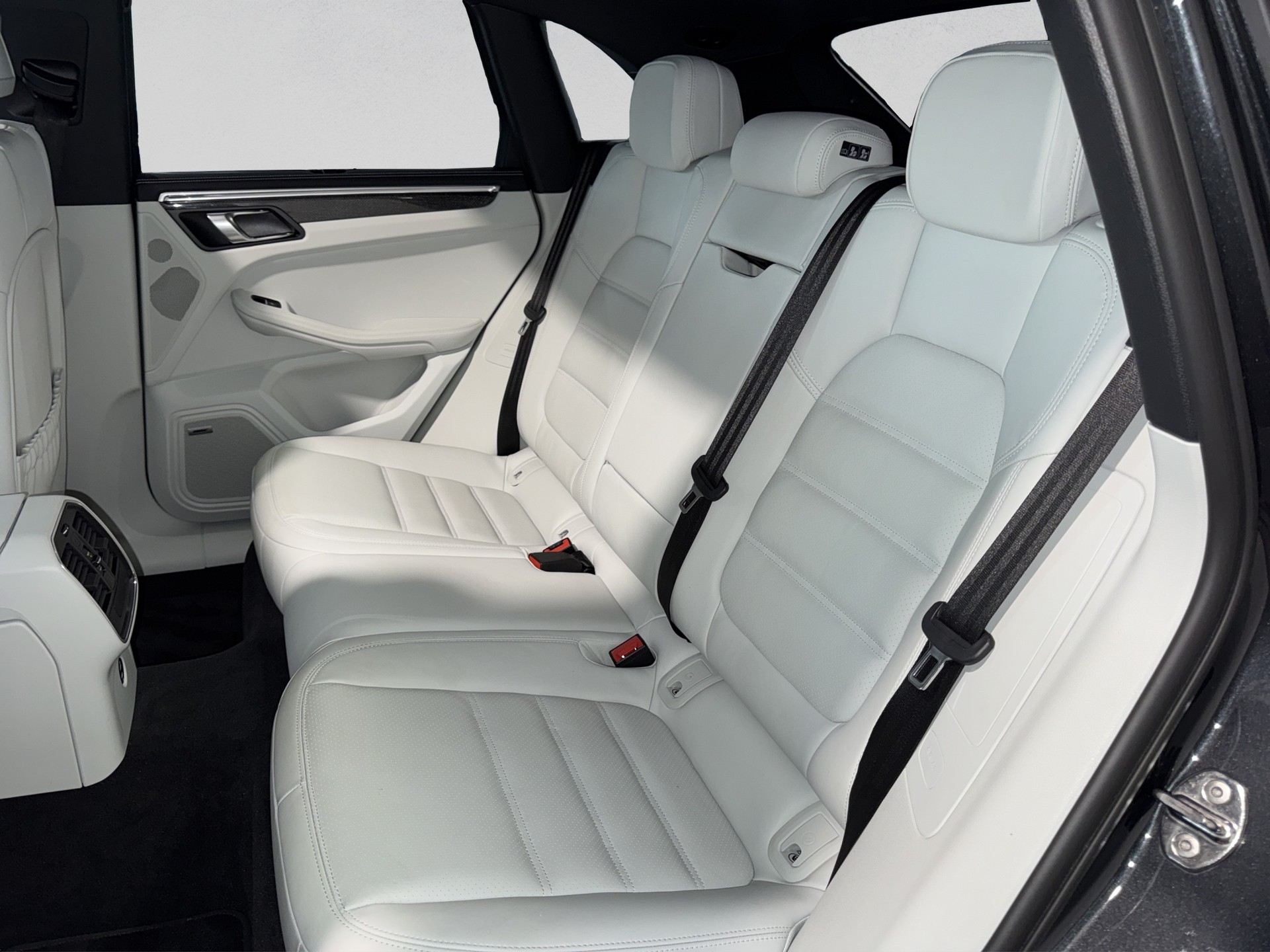 PORSCHE Macan GTS PDK-image-11