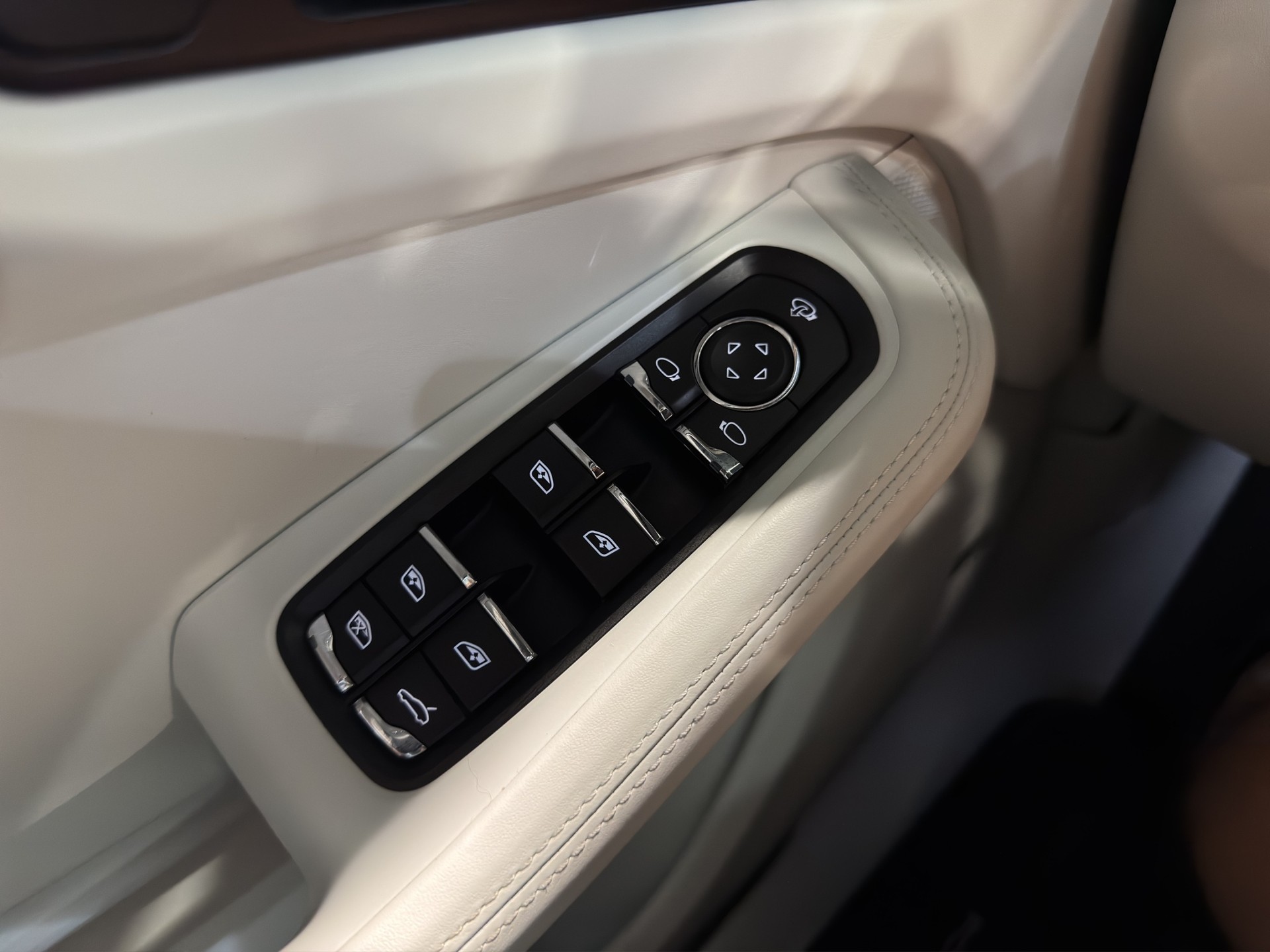 PORSCHE Macan GTS PDK-image-10
