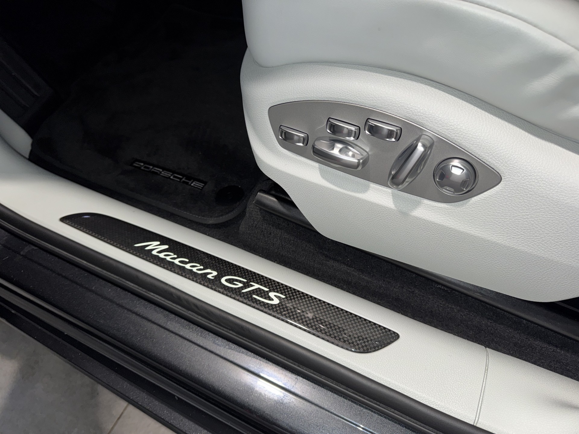 PORSCHE Macan GTS PDK-image-23