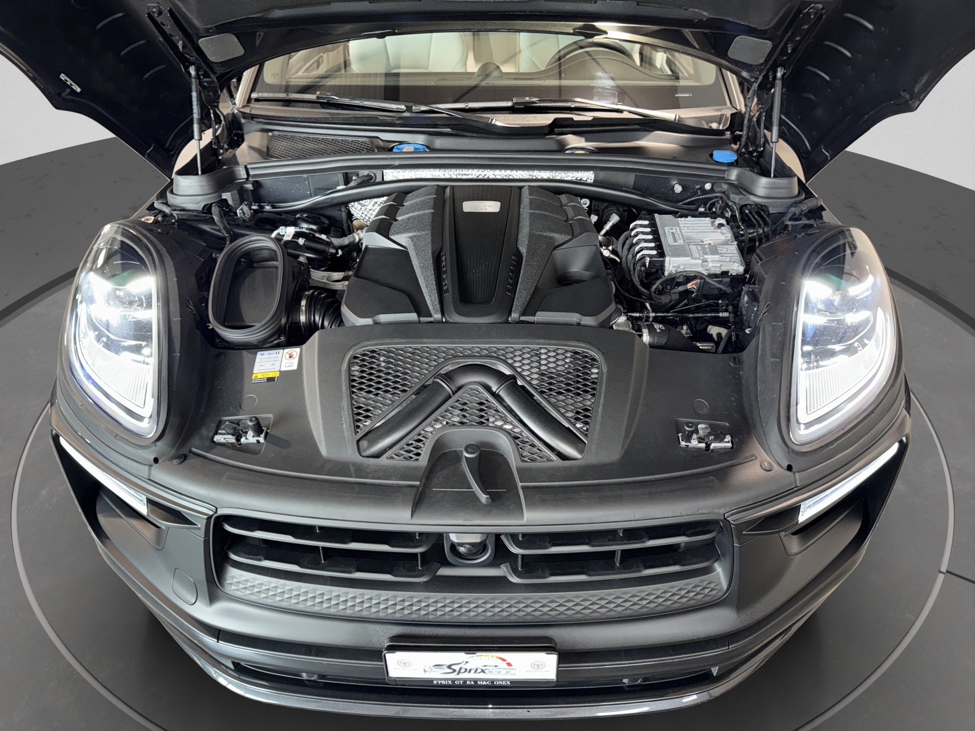 PORSCHE Macan GTS PDK-image-17
