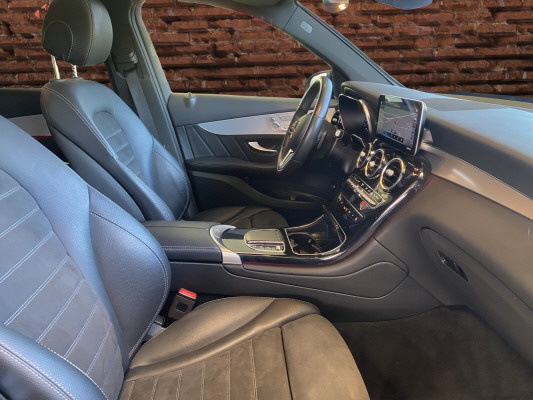 MERCEDES-BENZ GLC 220 d AMG Line 4Matic-image-12