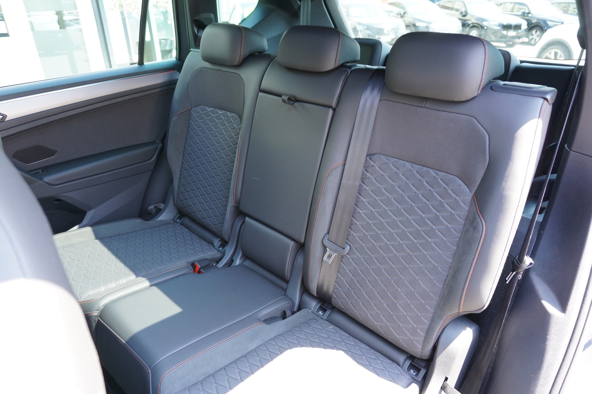 SEAT Tarraco 2.0TSI FR 4Drive DSG 7-PLÄTZER!!!-image-15