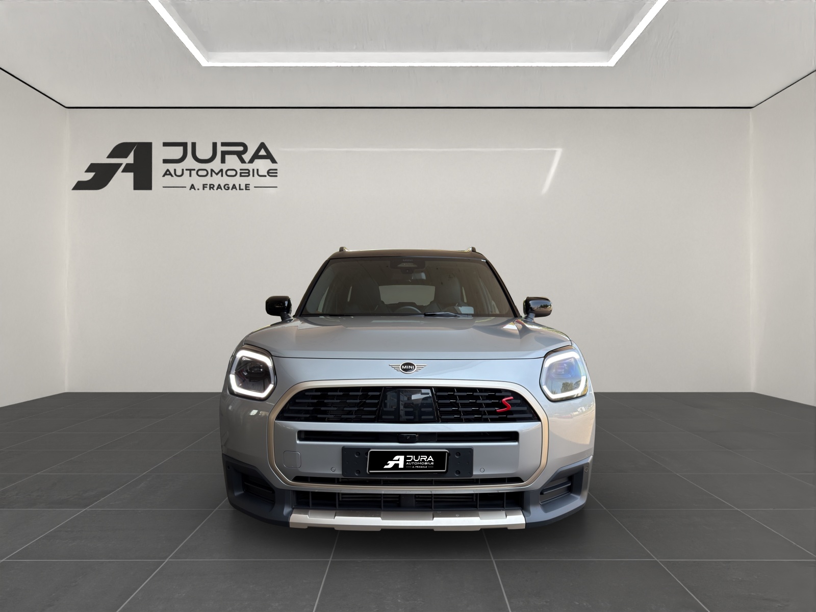 MINI Countryman U25 2.0i S ALL4-image-2