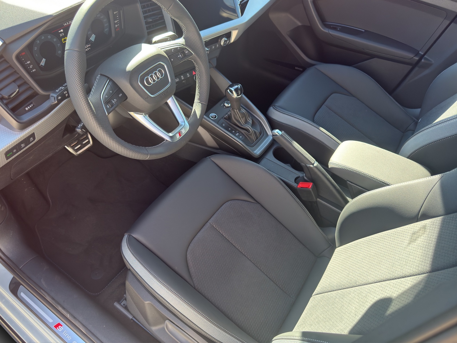 AUDI A1 Sportback 30 TFSI S Line Attraction S-tronic-image-7