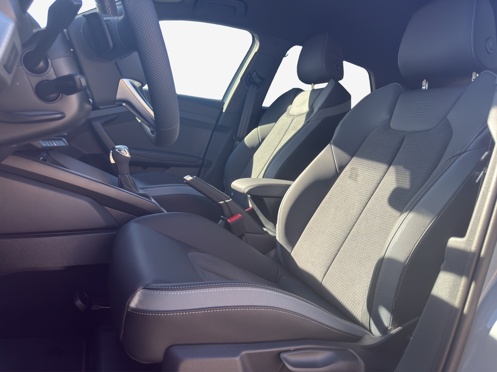 AUDI A1 Sportback 30 TFSI S Line Attraction S-tronic-image-14