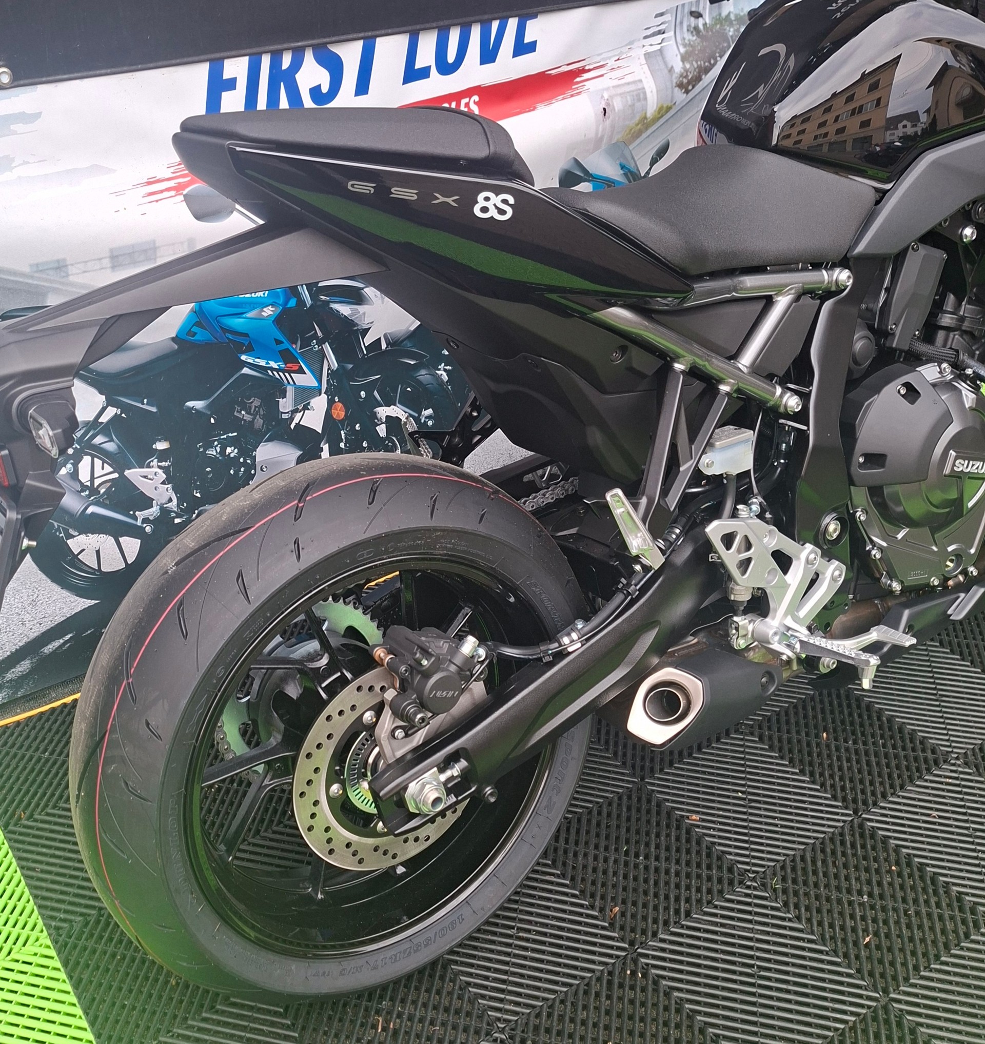 SUZUKI GSX 8 S (35kW)-image-8