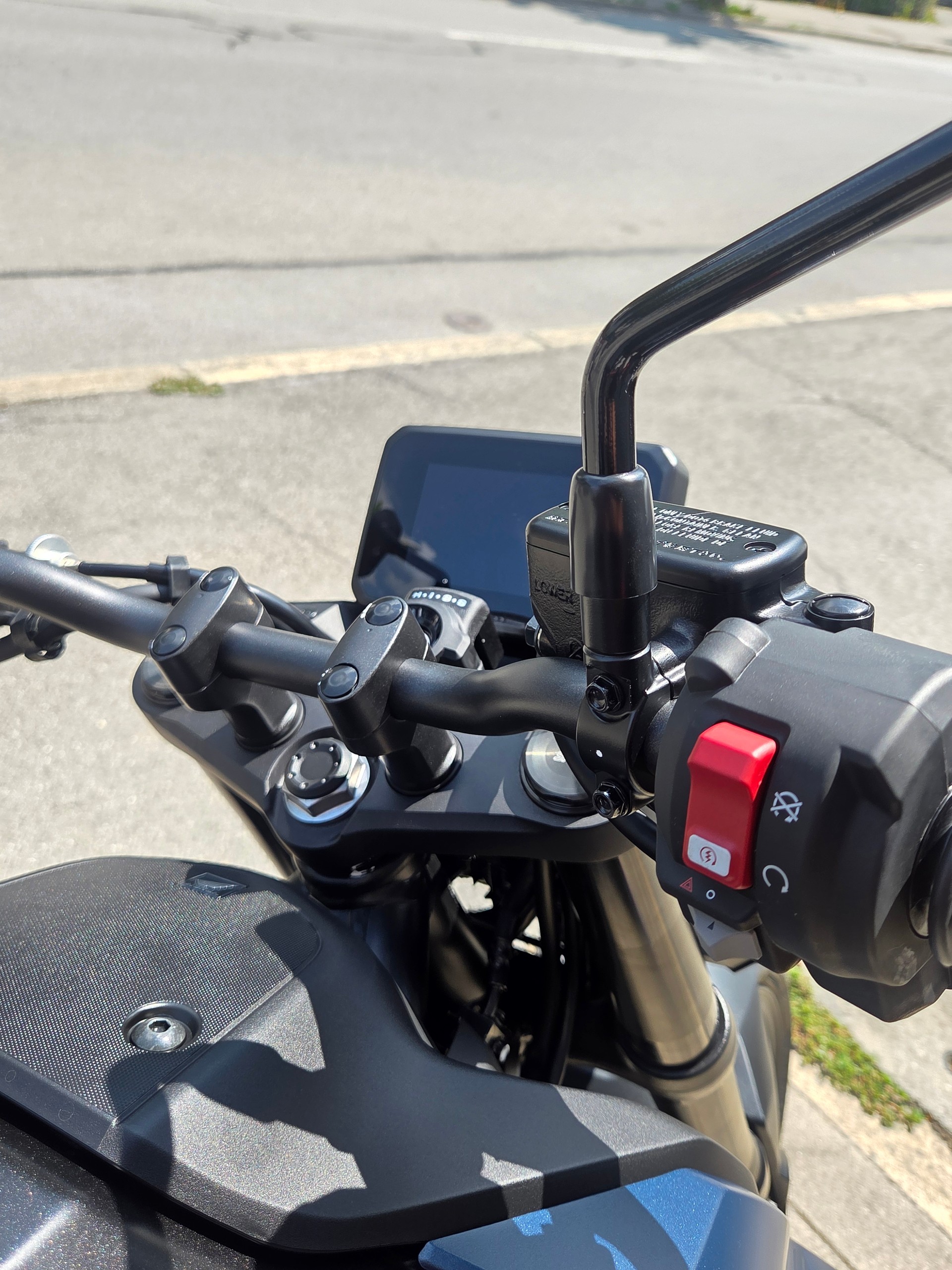 HONDA CB 750 Hornet E-Clutch-image-6