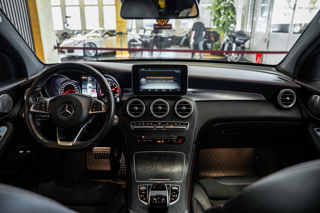MERCEDES-BENZ GLC 43 AMG 4Matic 9G-Tronic-image-10