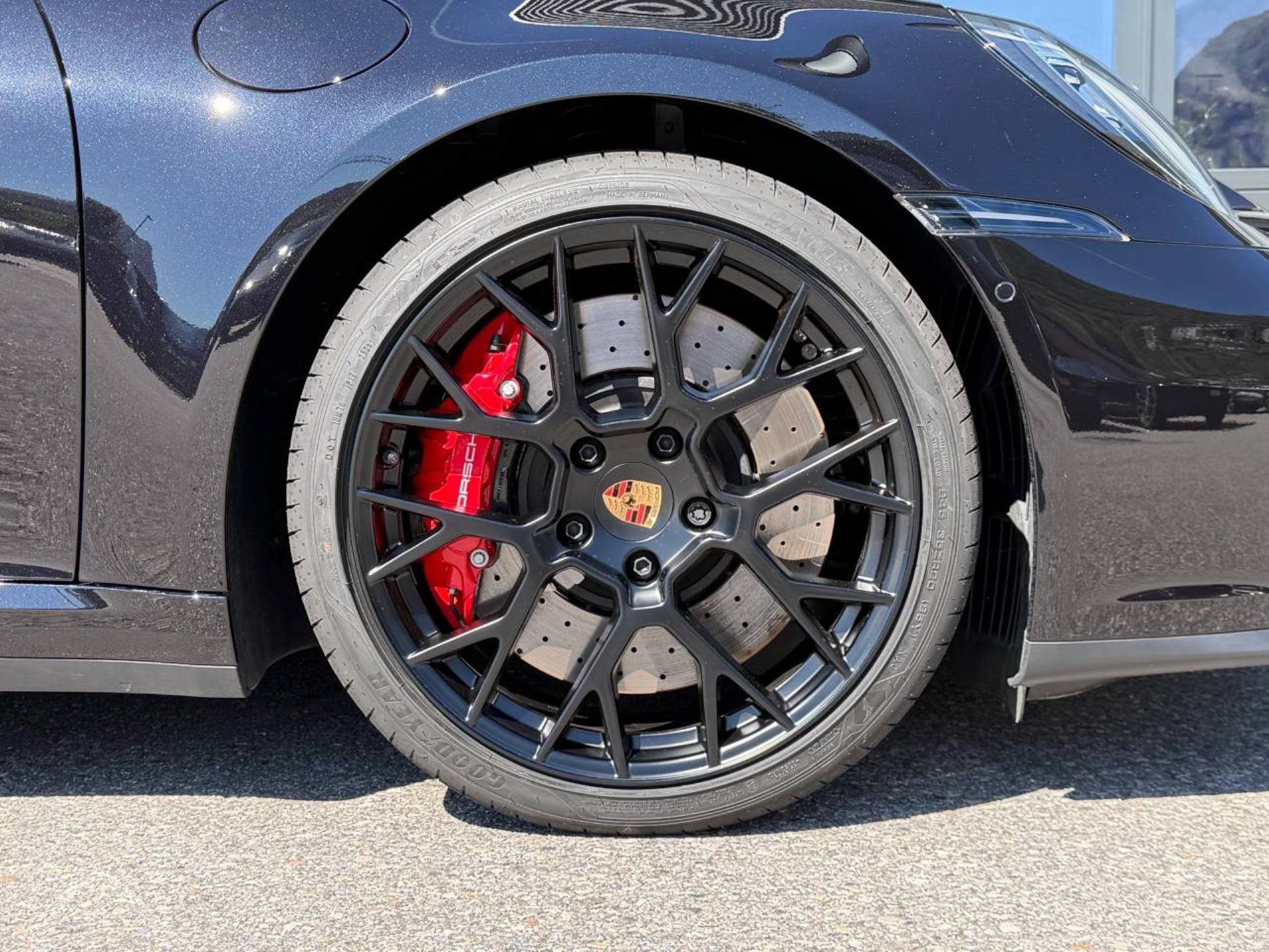 PORSCHE 911 Carrera 4S Cabriolet-image-11