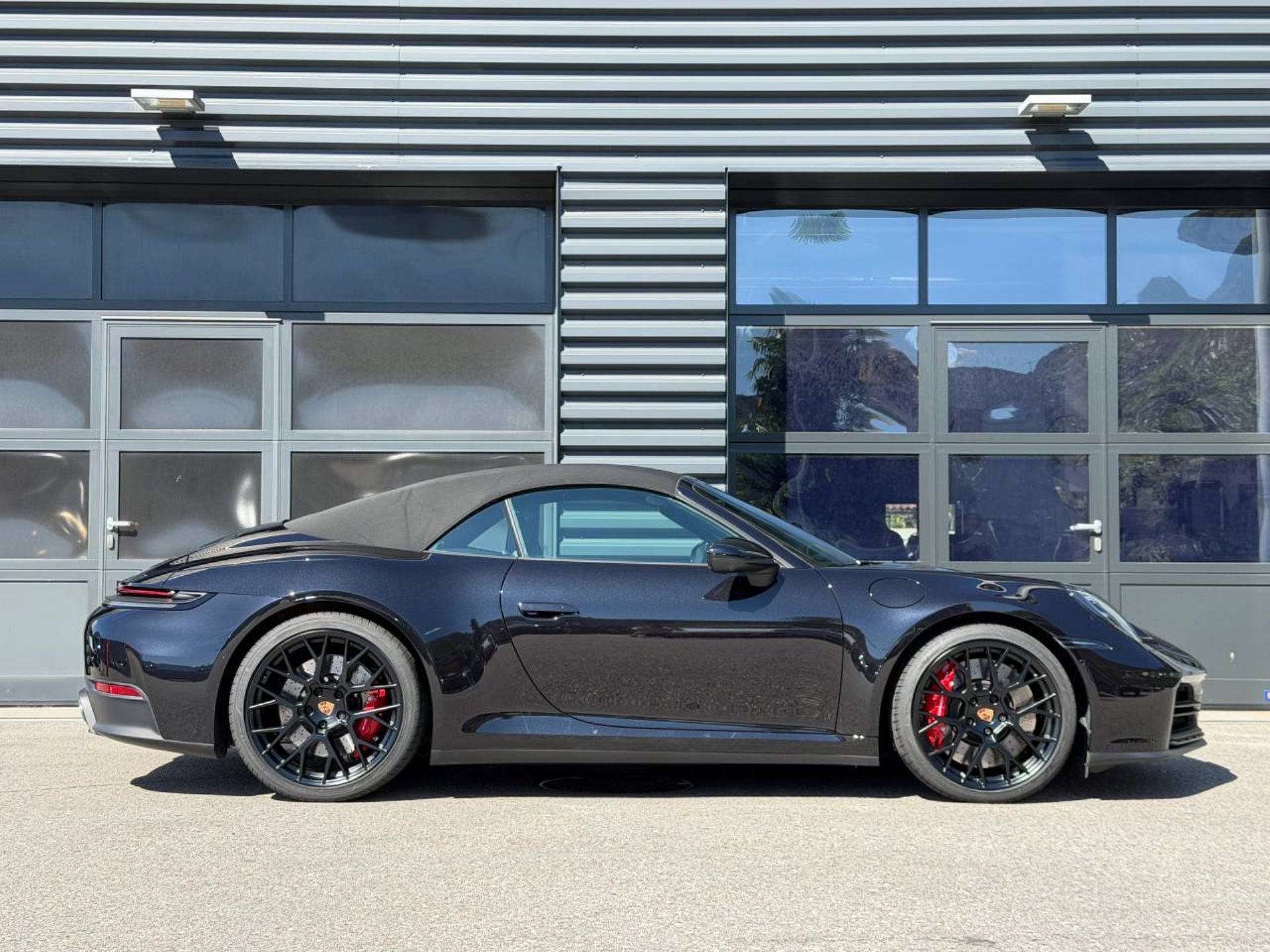 PORSCHE 911 Carrera 4S Cabriolet-image-8