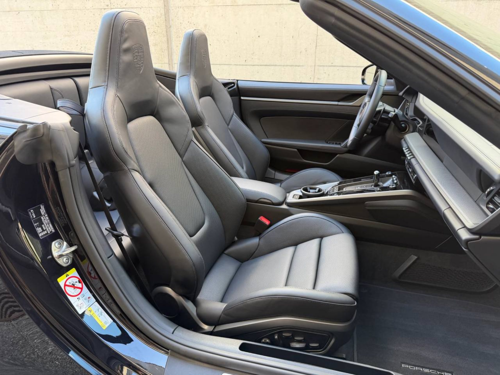 PORSCHE 911 Carrera 4S Cabriolet-image-17