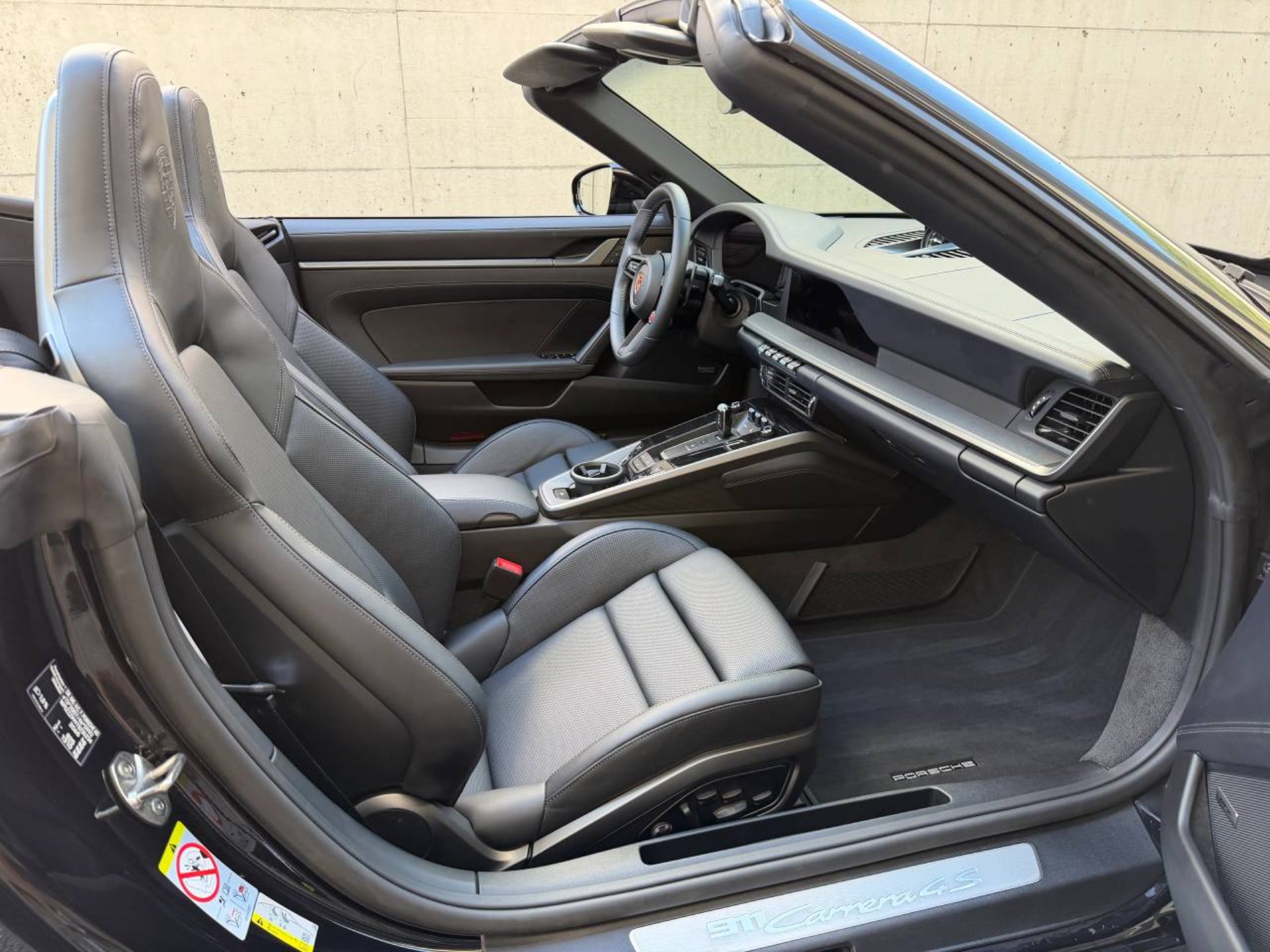 PORSCHE 911 Carrera 4S Cabriolet-image-23
