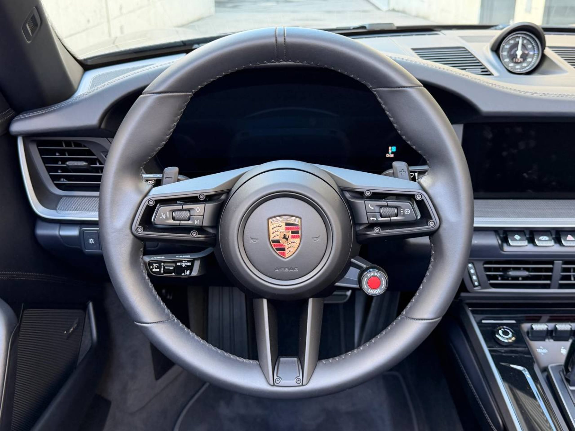 PORSCHE 911 Carrera 4S Cabriolet-image-15