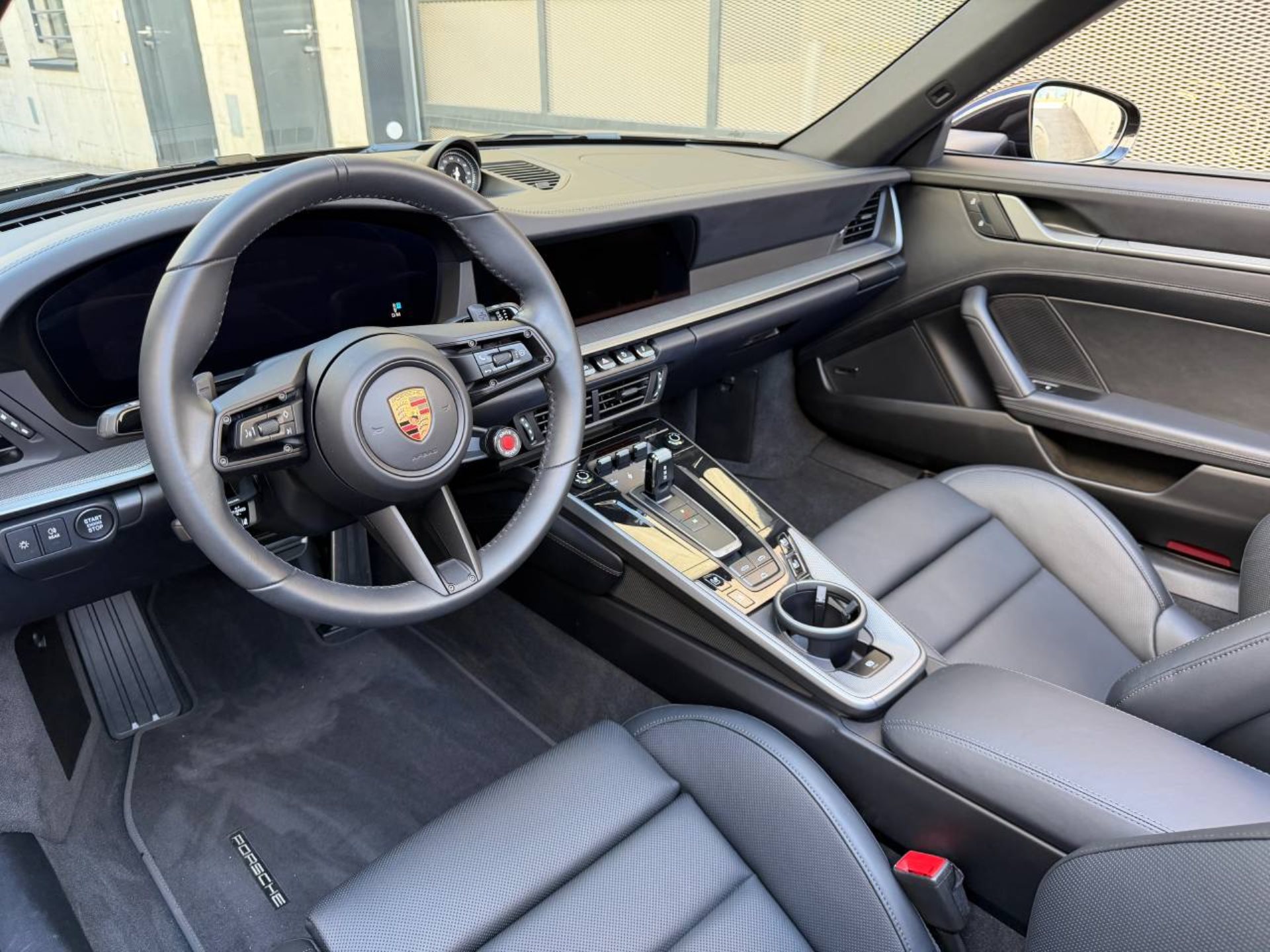 PORSCHE 911 Carrera 4S Cabriolet-showroom-element-3