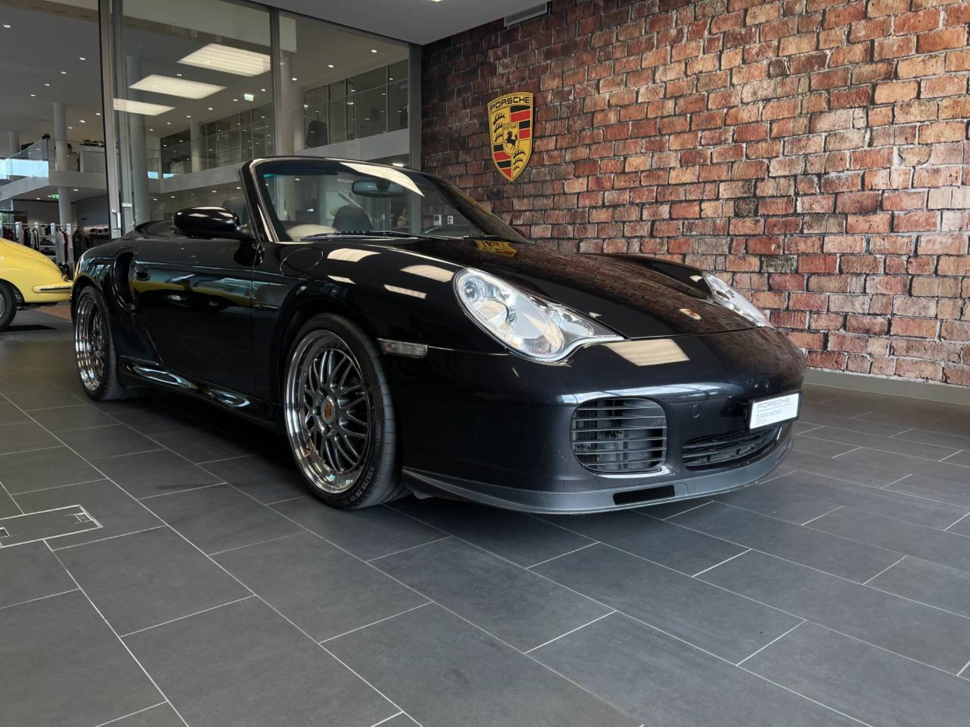 PORSCHE 911 Turbo S Cabriolet-image-0