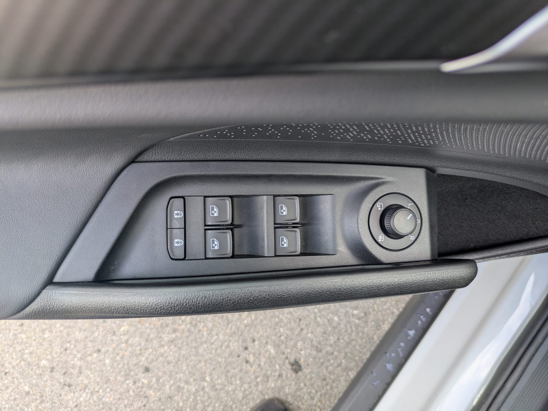 SKODA Elroq 85x Sportline 4x4-image-28
