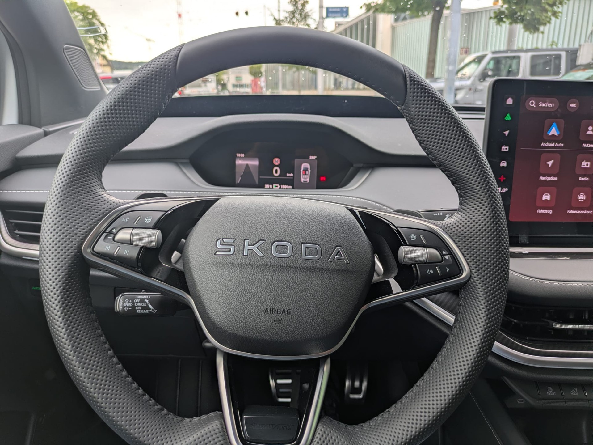 SKODA Elroq 85x Sportline 4x4-image-18