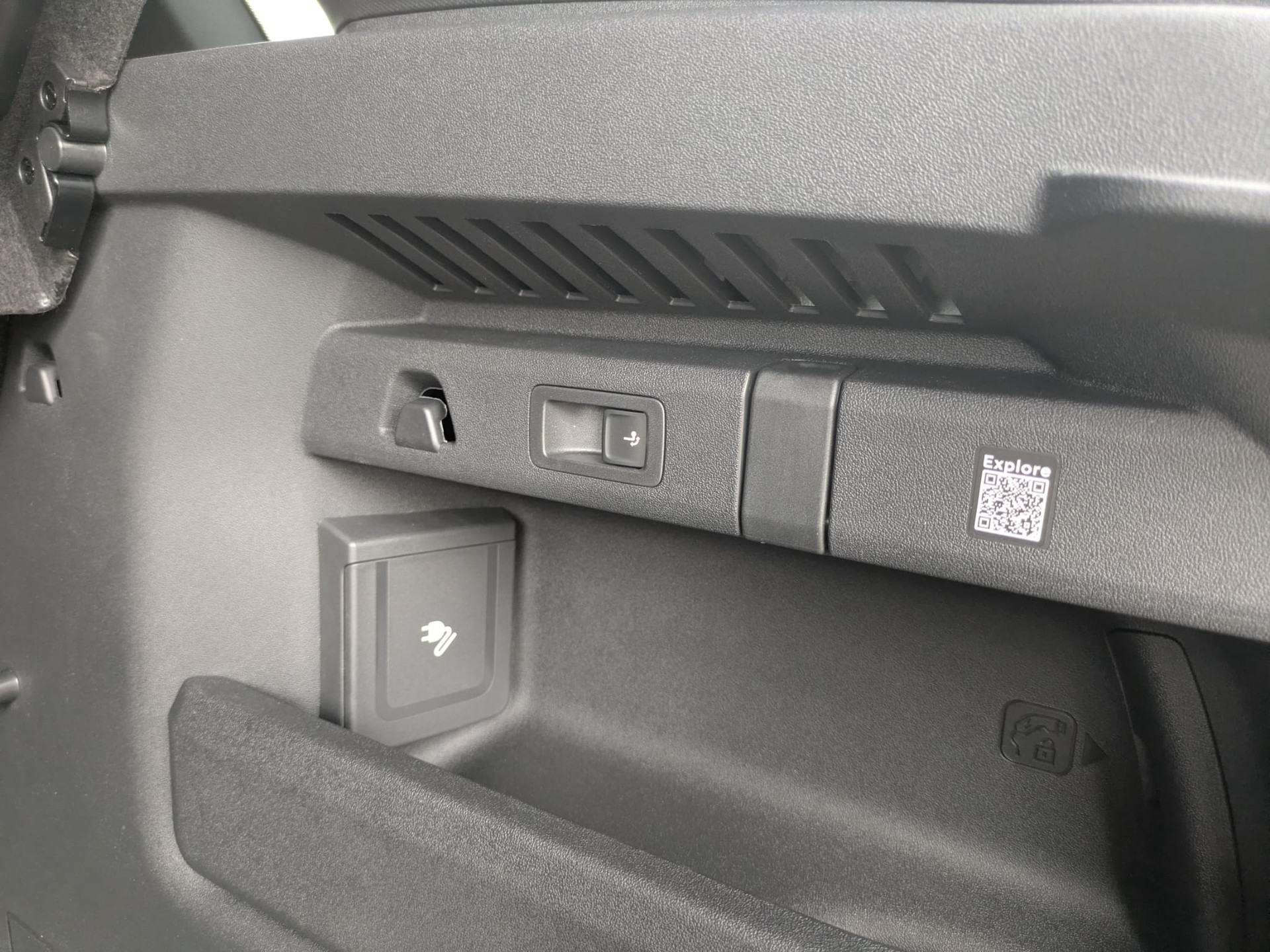 SKODA Elroq 85x Sportline 4x4-image-11