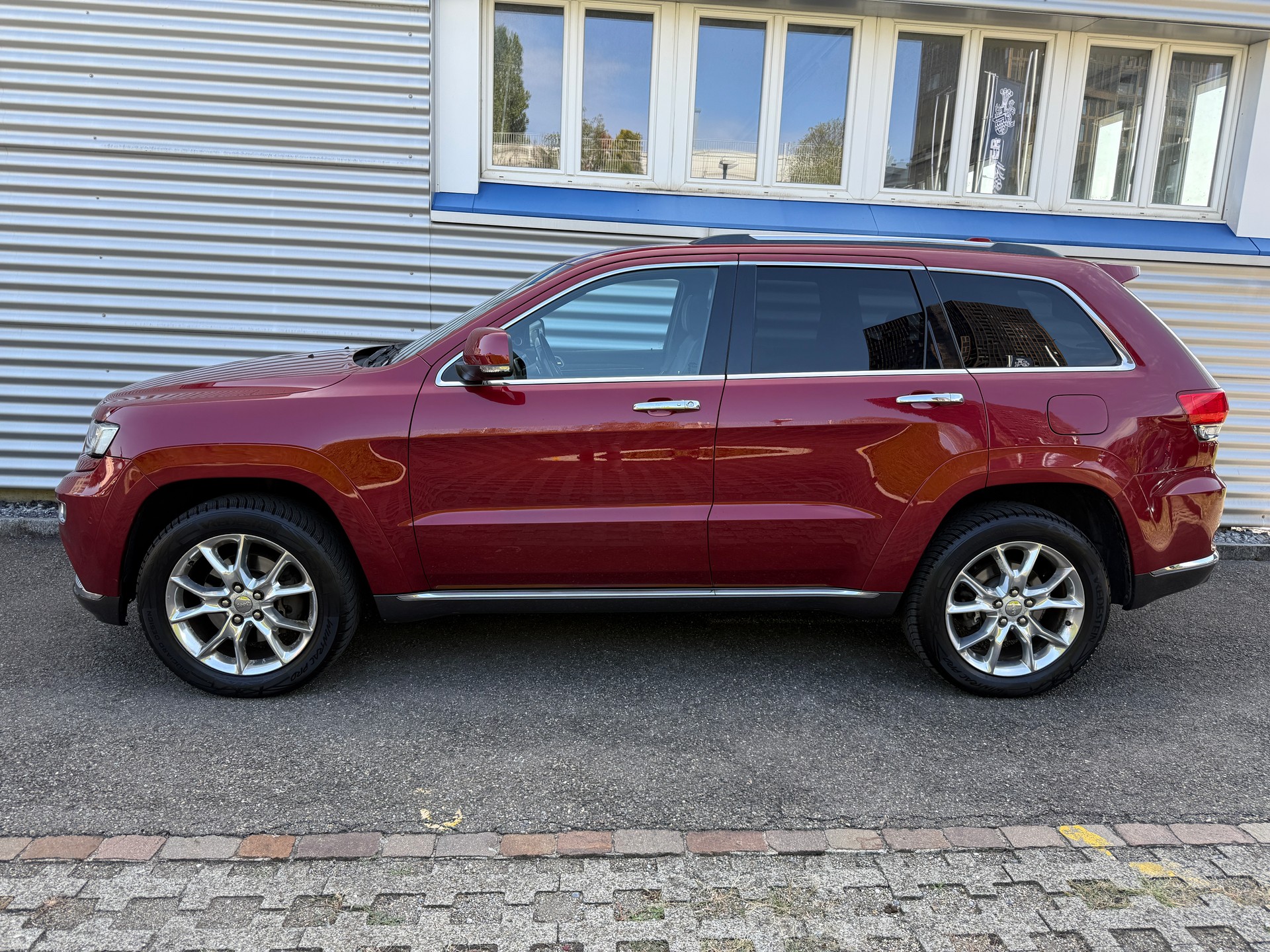 JEEP Grand Cherokee 3.0 CRD Summit Automatic-image-2