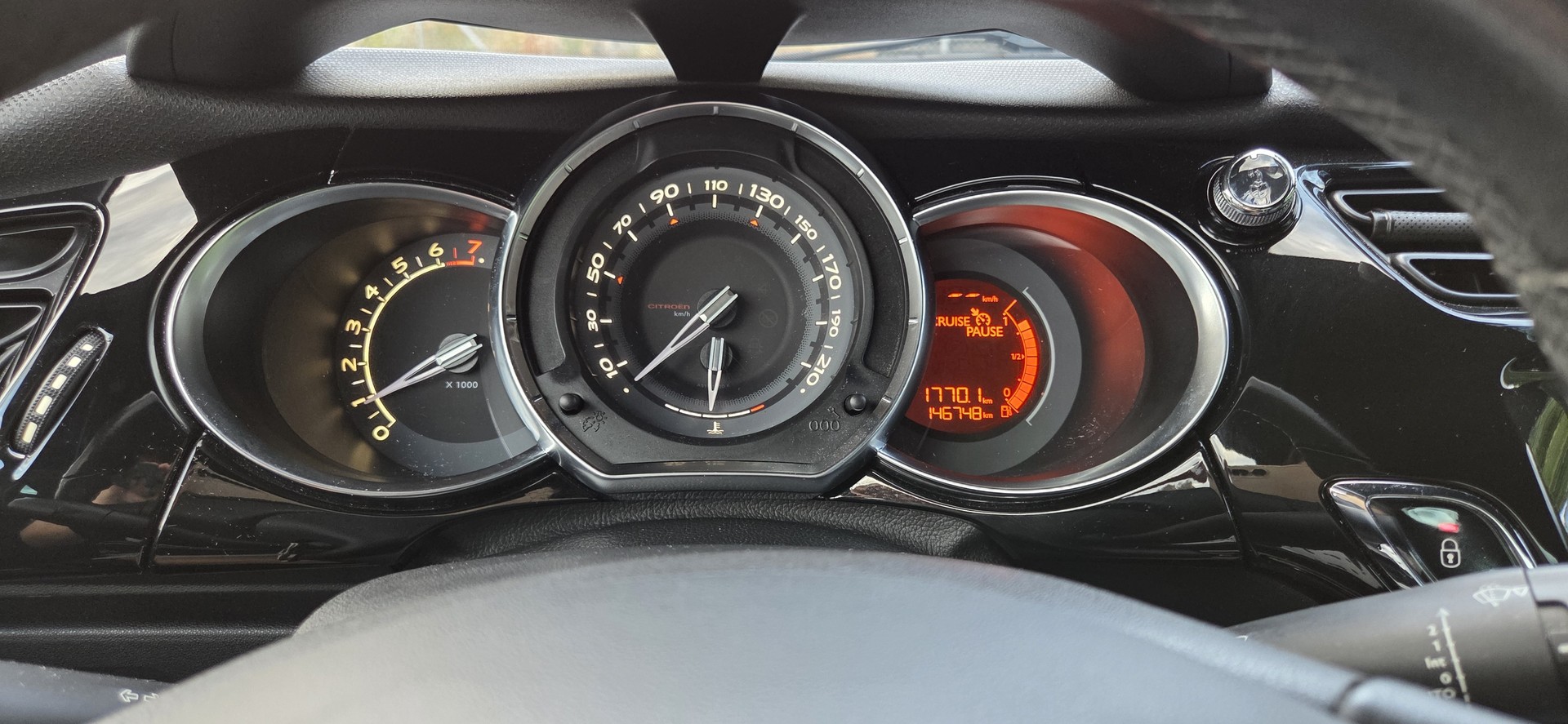 DS AUTOMOBILES 1.6 VTi So Chic-image-4