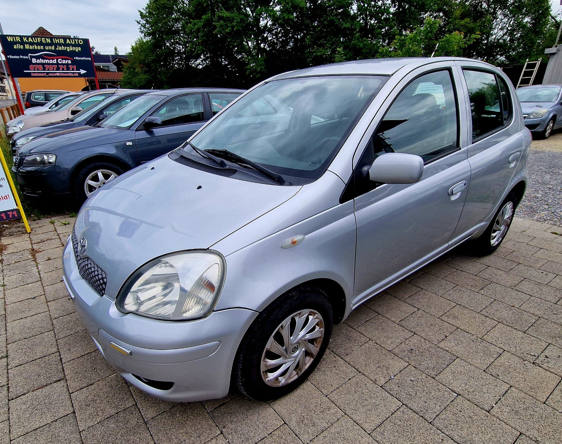 TOYOTA Yaris 1.3 Linea Sol-image-2