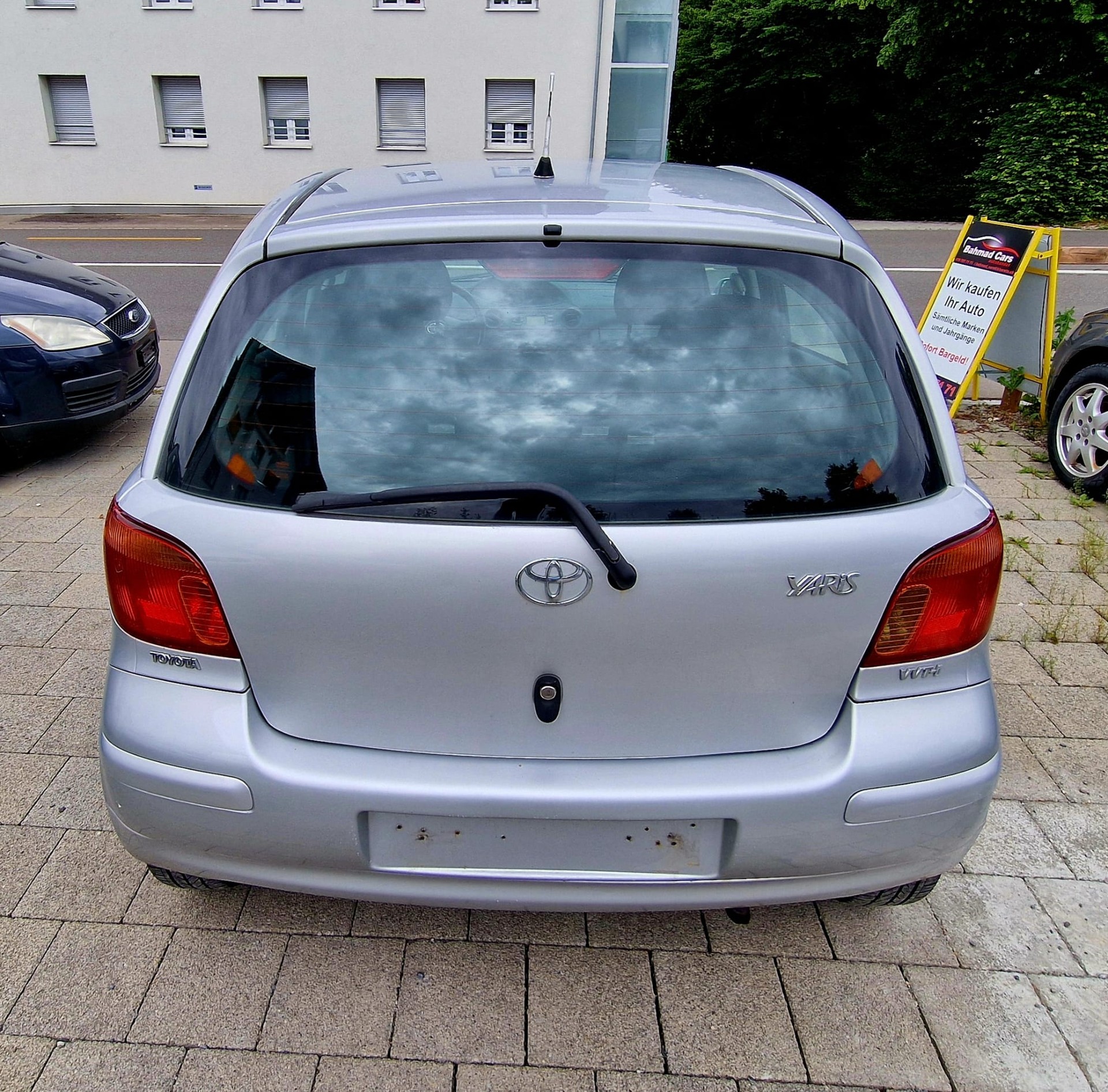 TOYOTA Yaris 1.3 Linea Sol-image-3