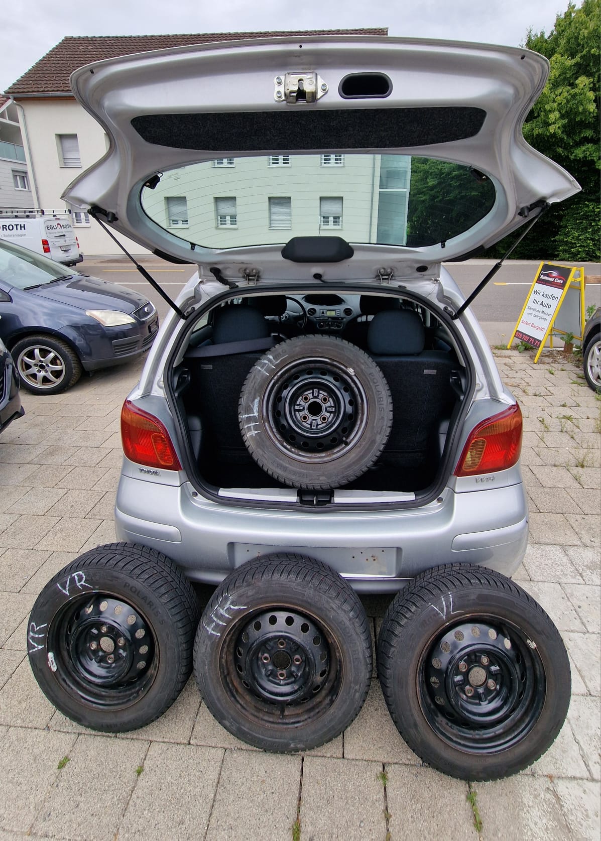 TOYOTA Yaris 1.3 Linea Sol-image-6