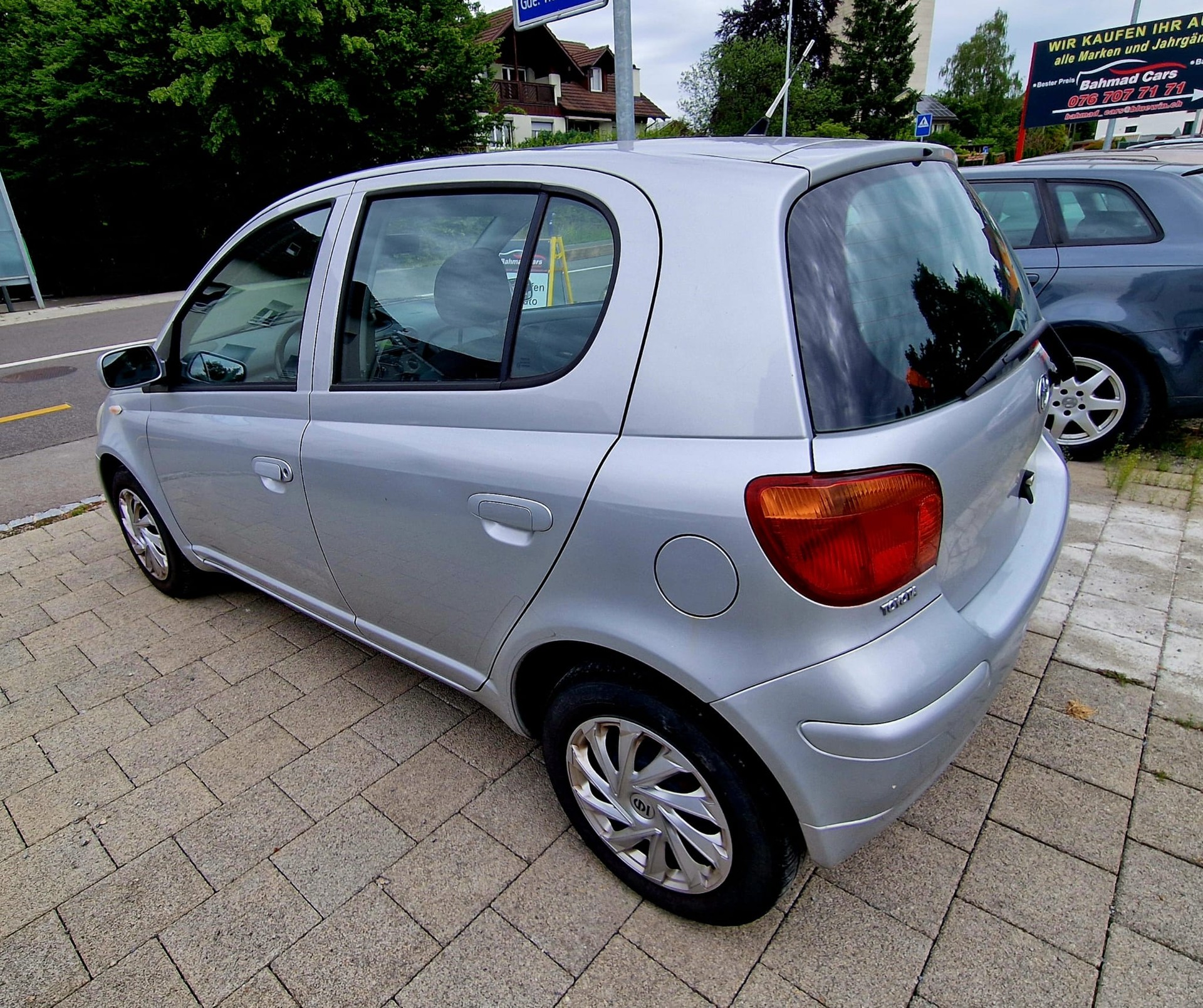 TOYOTA Yaris 1.3 Linea Sol-image-4